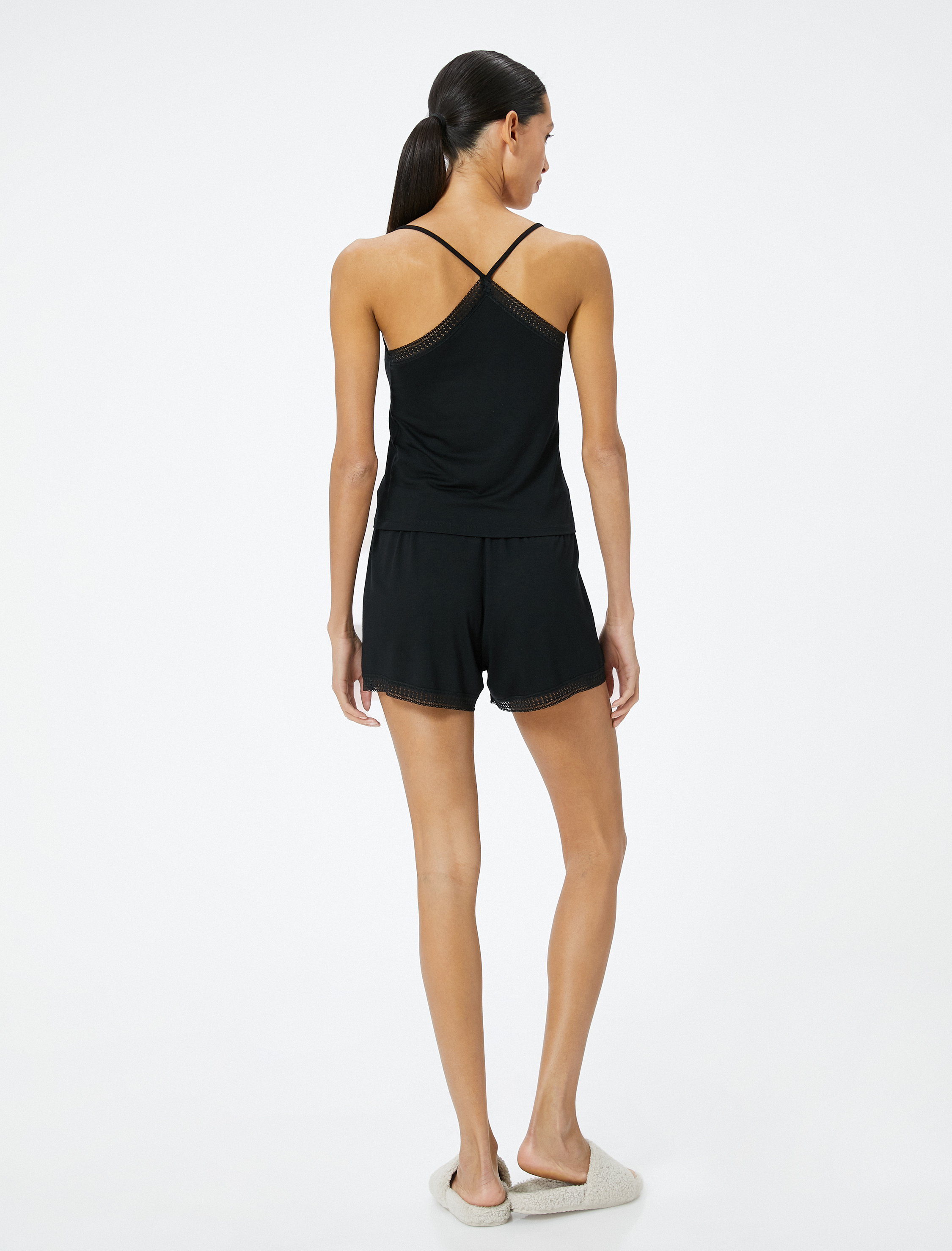   Şortlu Pijama Takımı Askılı V Yaka Viskon Rahat Kesim