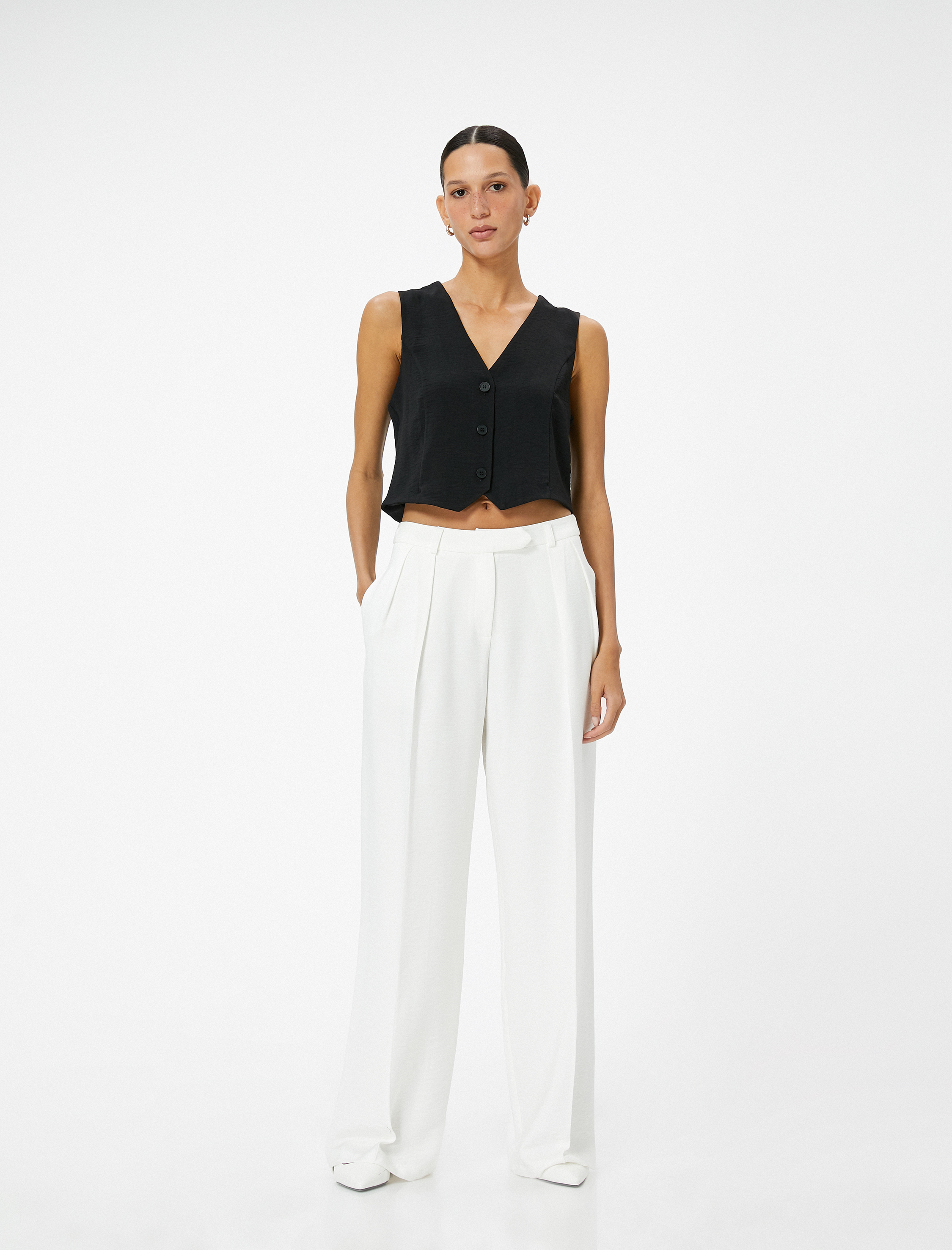   Crop Yelek Bluz İnce Aerobin Kumaş V Yaka Düğmeli