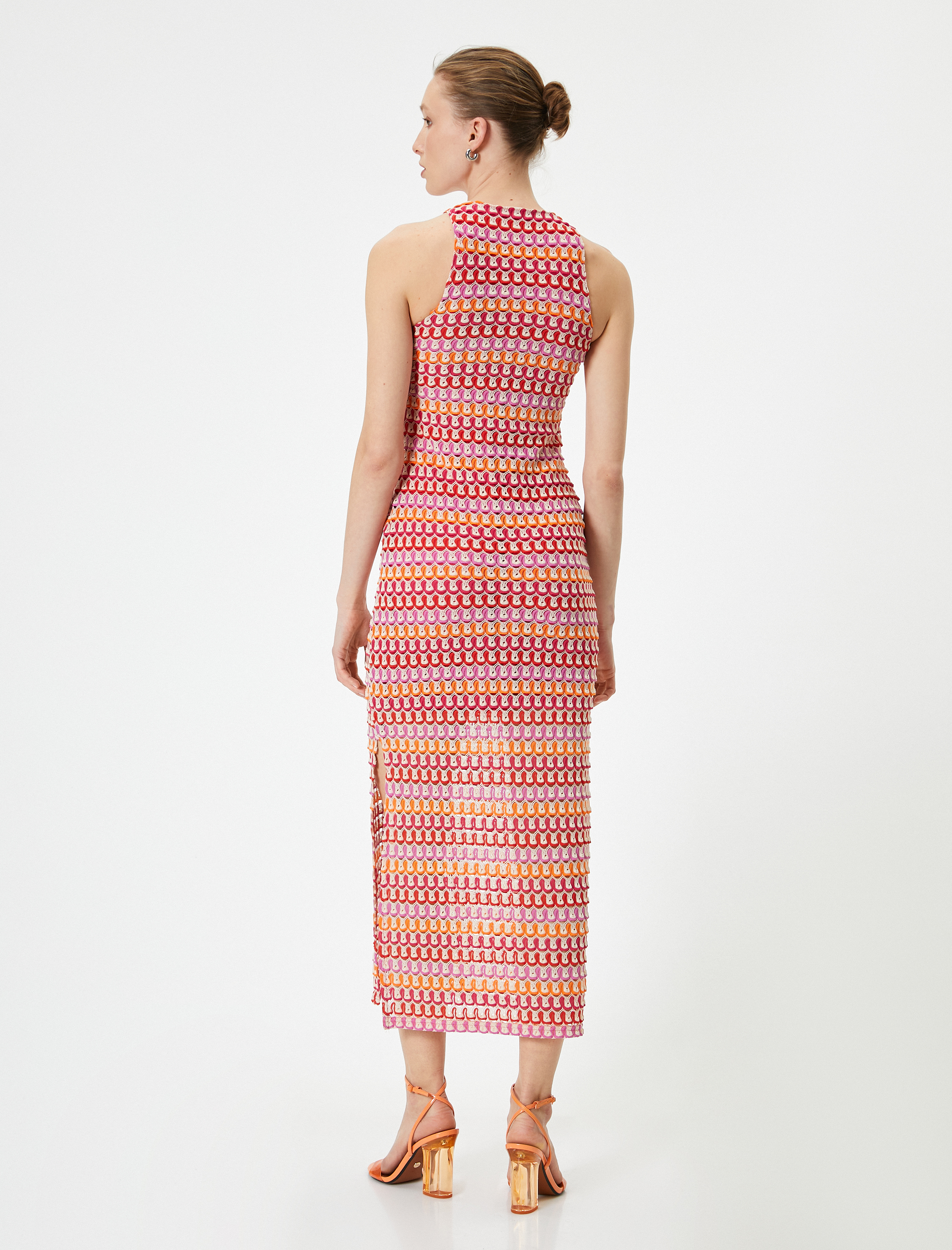   Midi Kroşe Elbise Halter Yaka Yırtmaç Detaylı