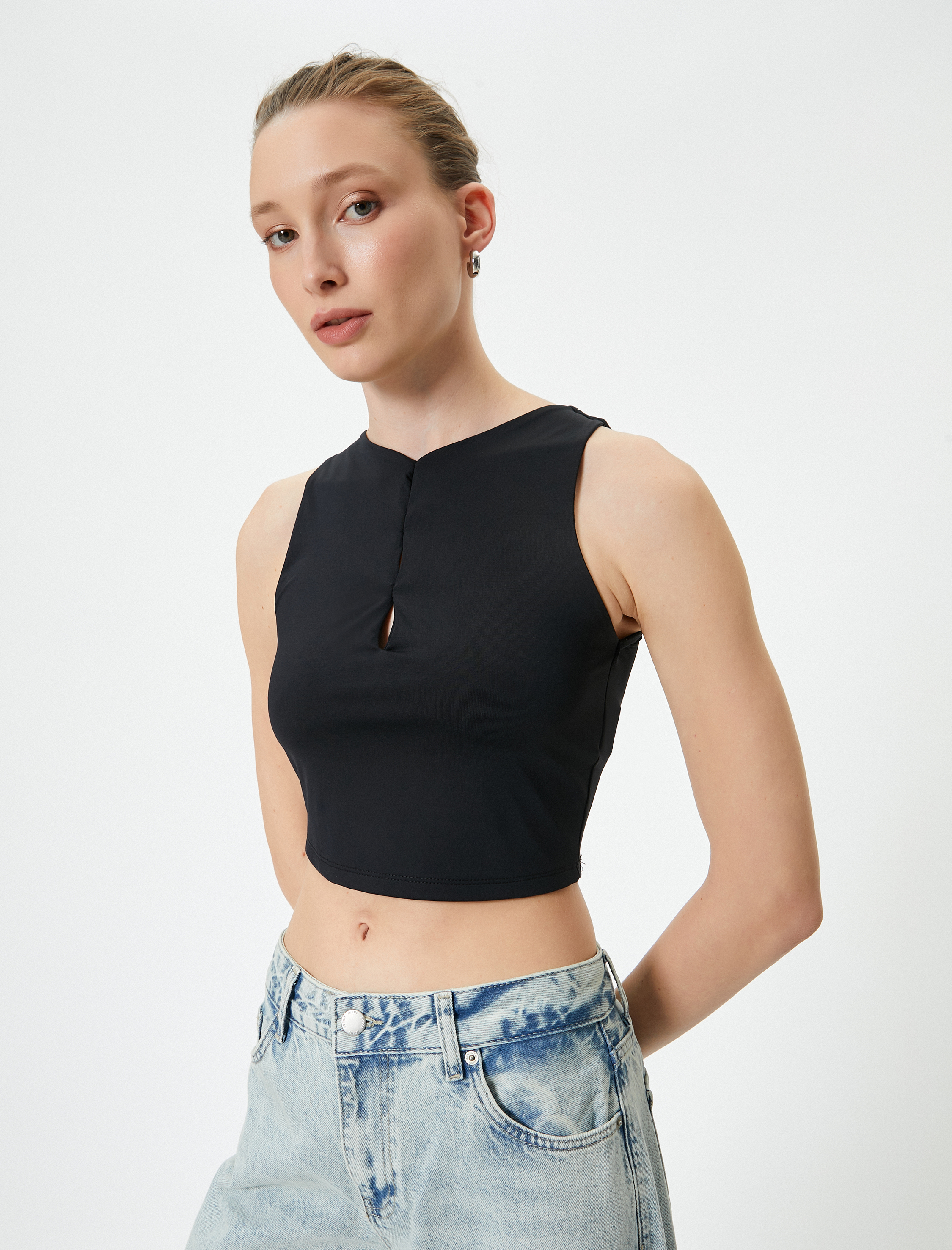   Crop Atlet Pencere Detaylı Bisiklet Yaka Slim Fit