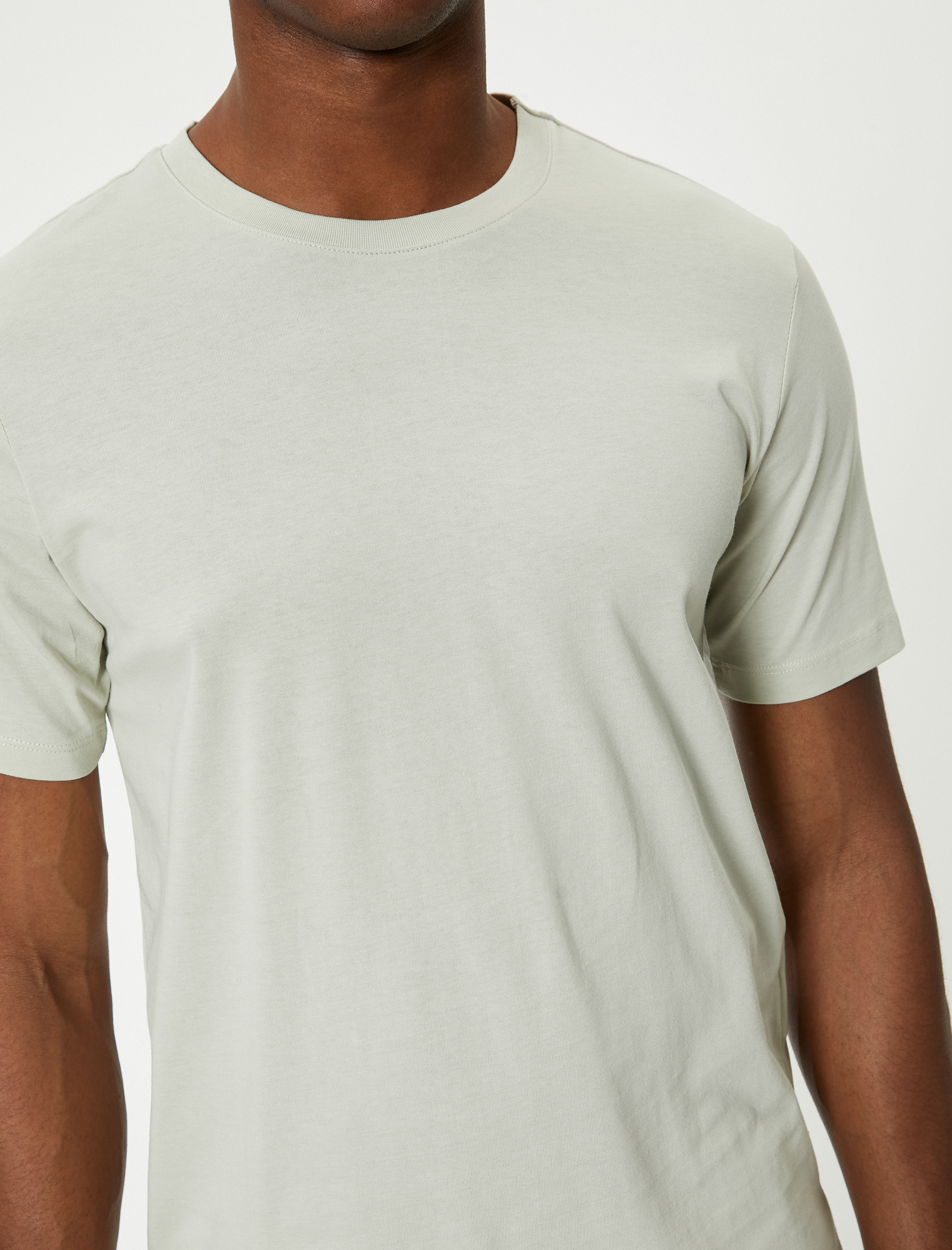   Basic Tişört Slim Fit Kısa Kollu Bisiklet Yaka