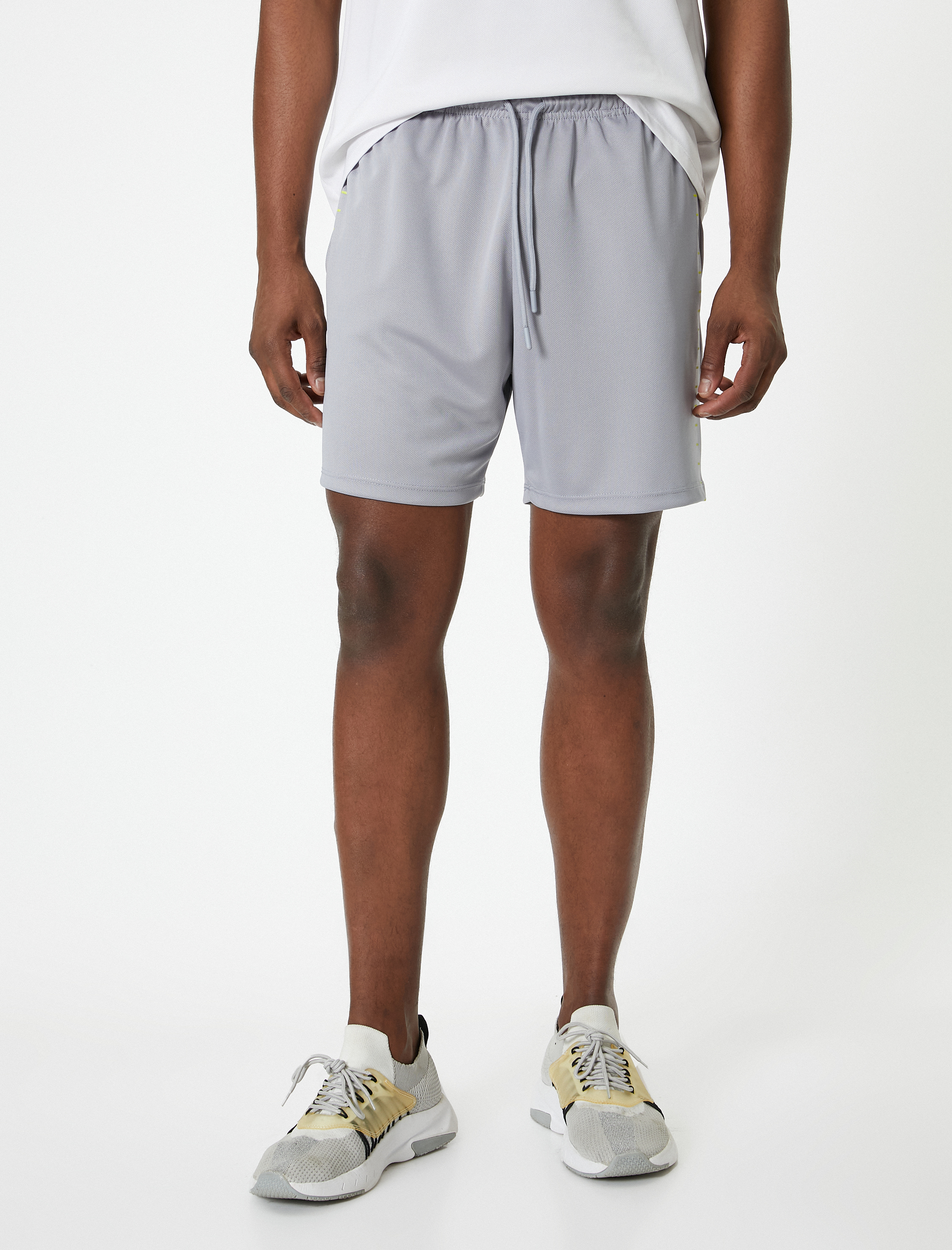   Spor Şort Beli Bağcıklı Şerit Baskılı Cepli