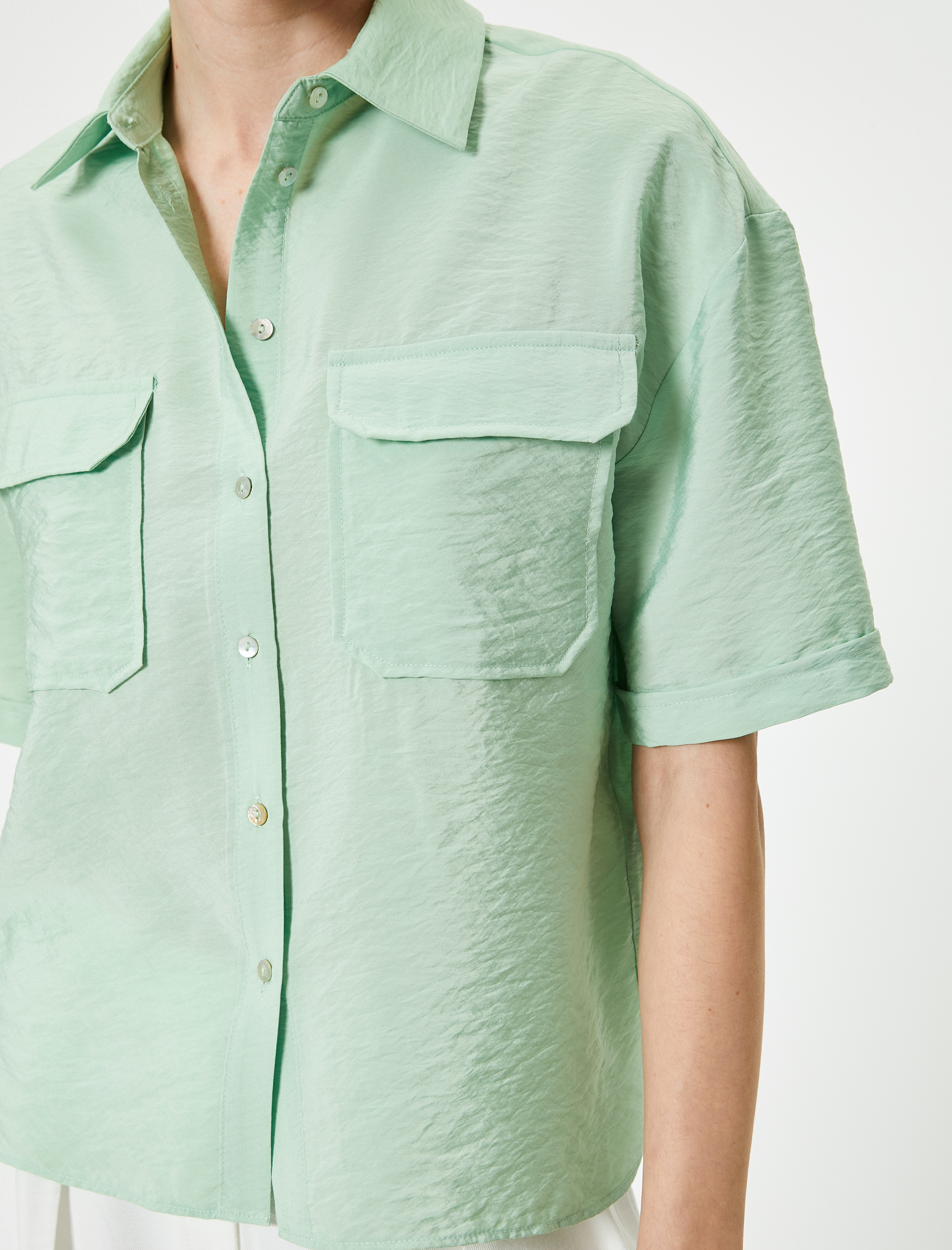   Kısa Kollu Gömlek Viskon Düğmeli Kapaklı Cepli
