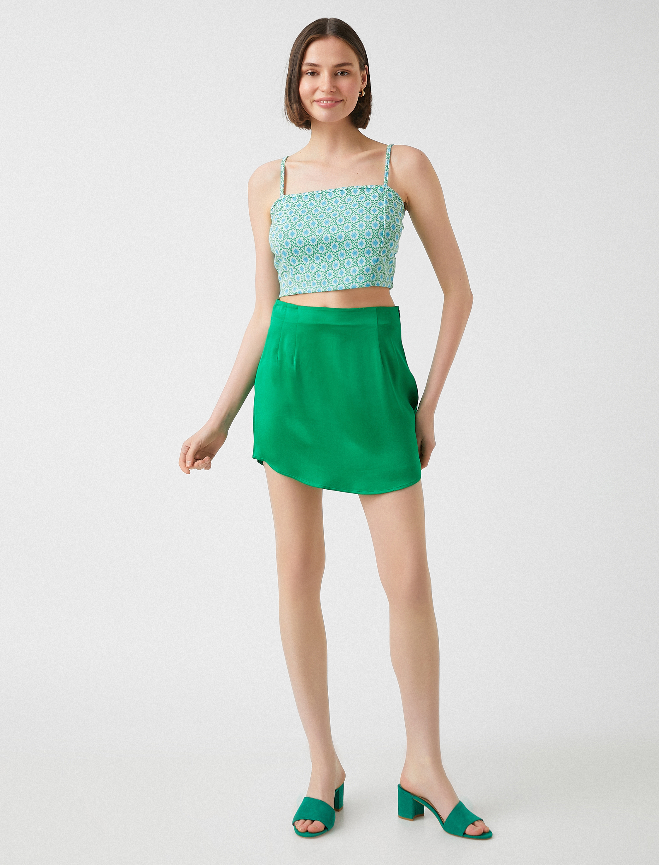   Çiçekli Crop Atlet İnce Askılı U Yaka