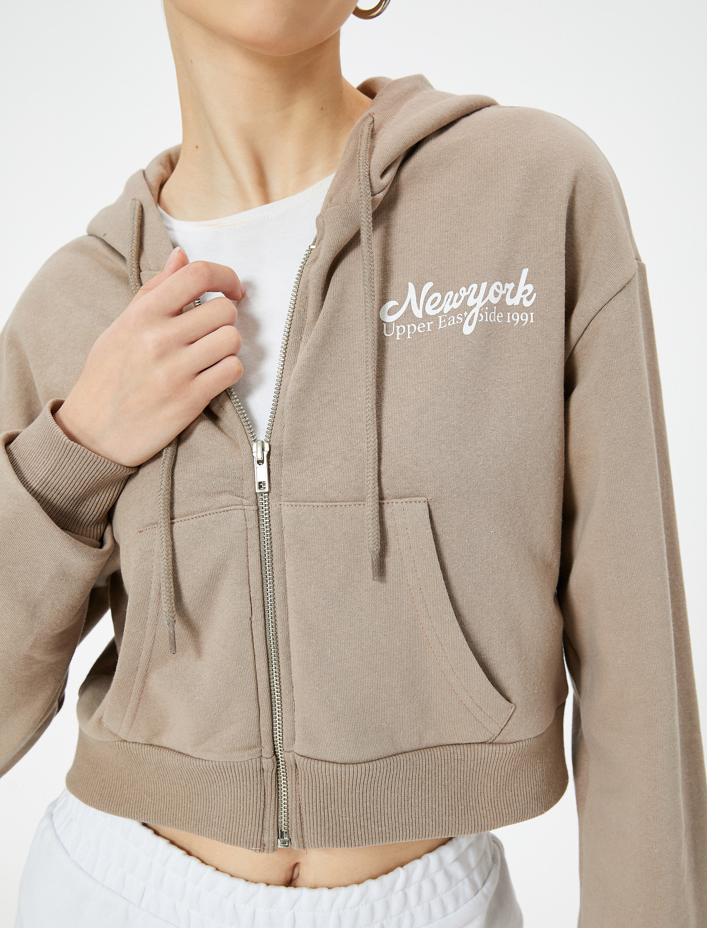   Şardonlu Kapüşonlu Fermuarlı Crop Sweatshirt Baskılı Pamuklu