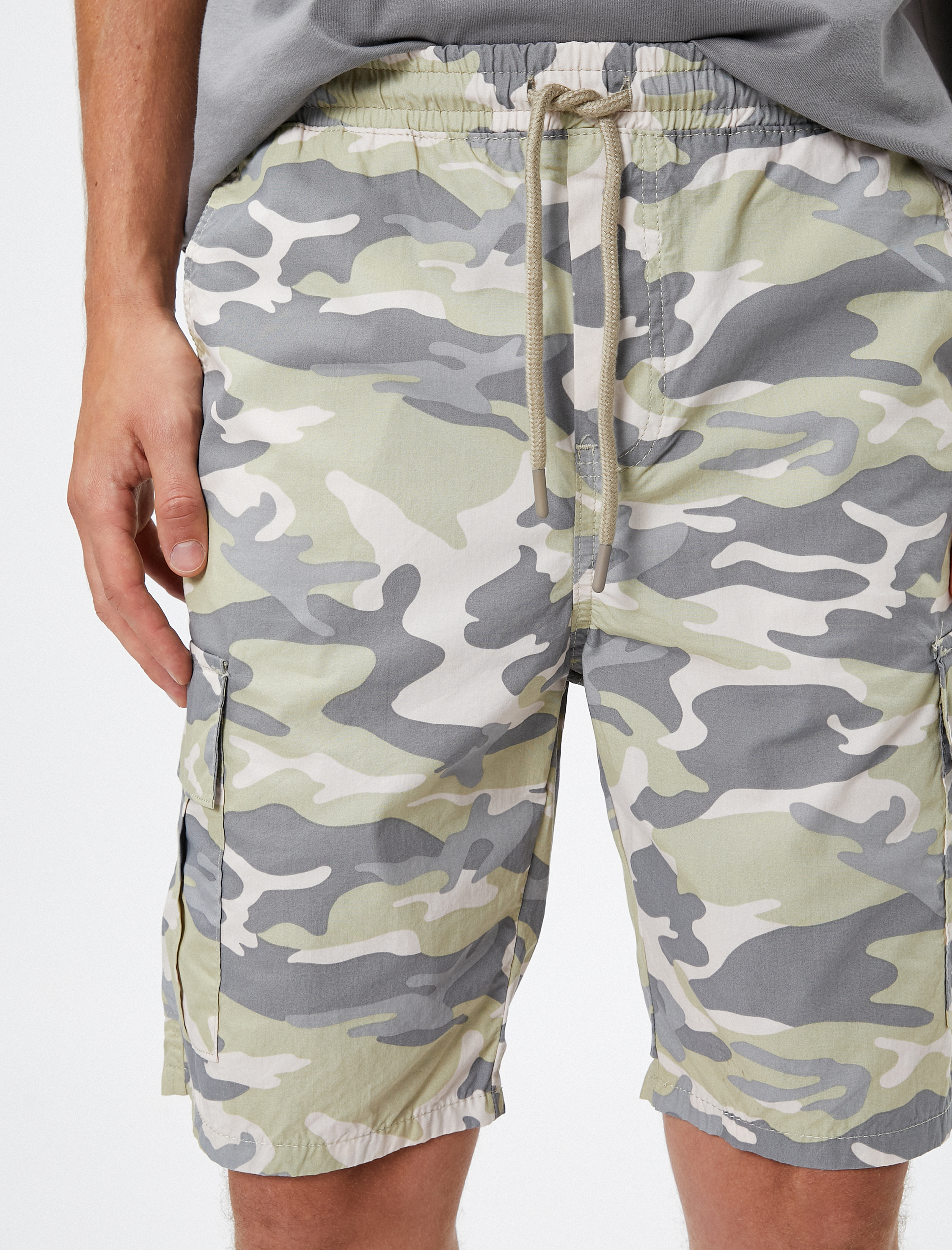   Kargo Şort Kamuflaj Baskılı Beli Bağcıklı Cep Detaylı