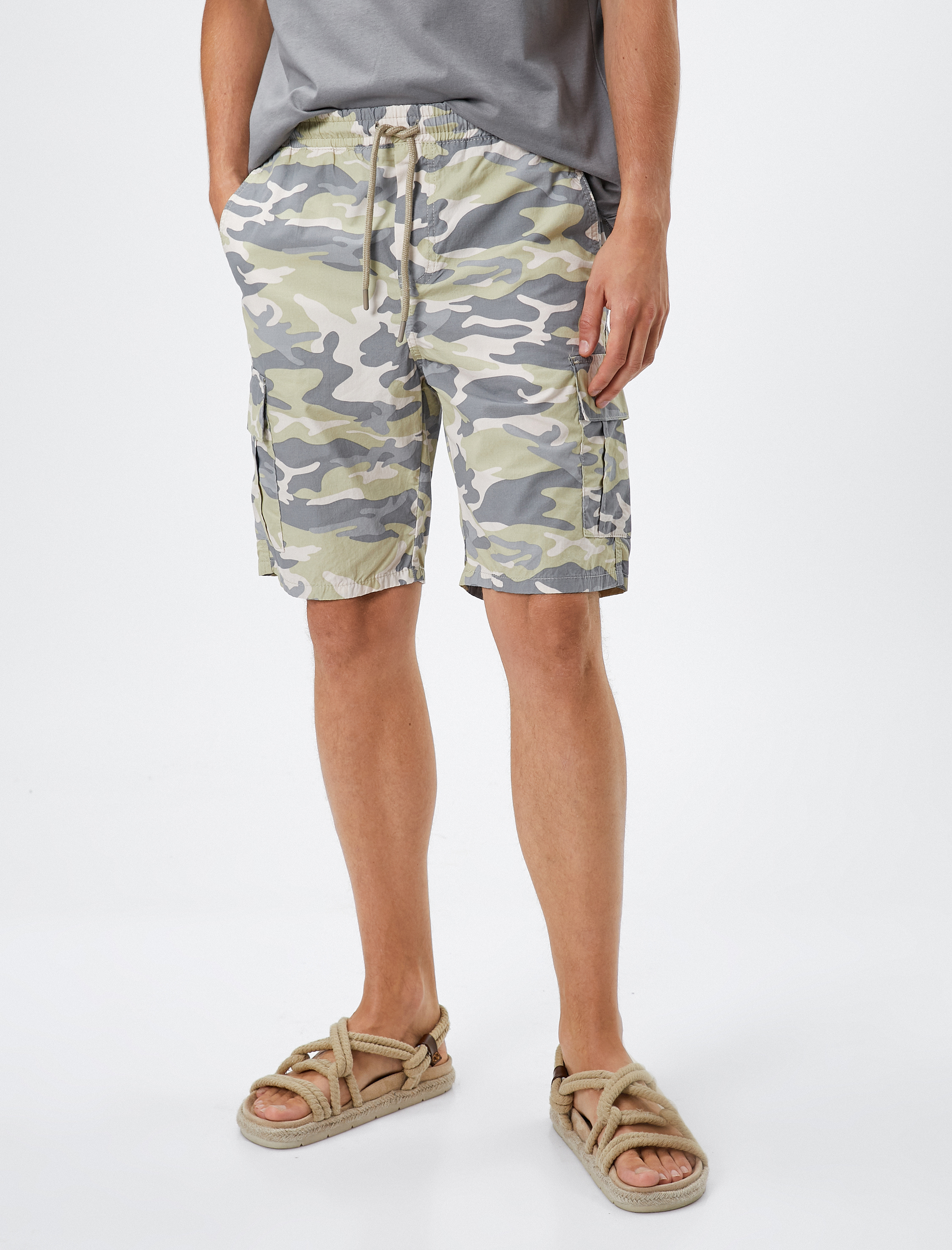   Kargo Şort Kamuflaj Baskılı Beli Bağcıklı Cep Detaylı