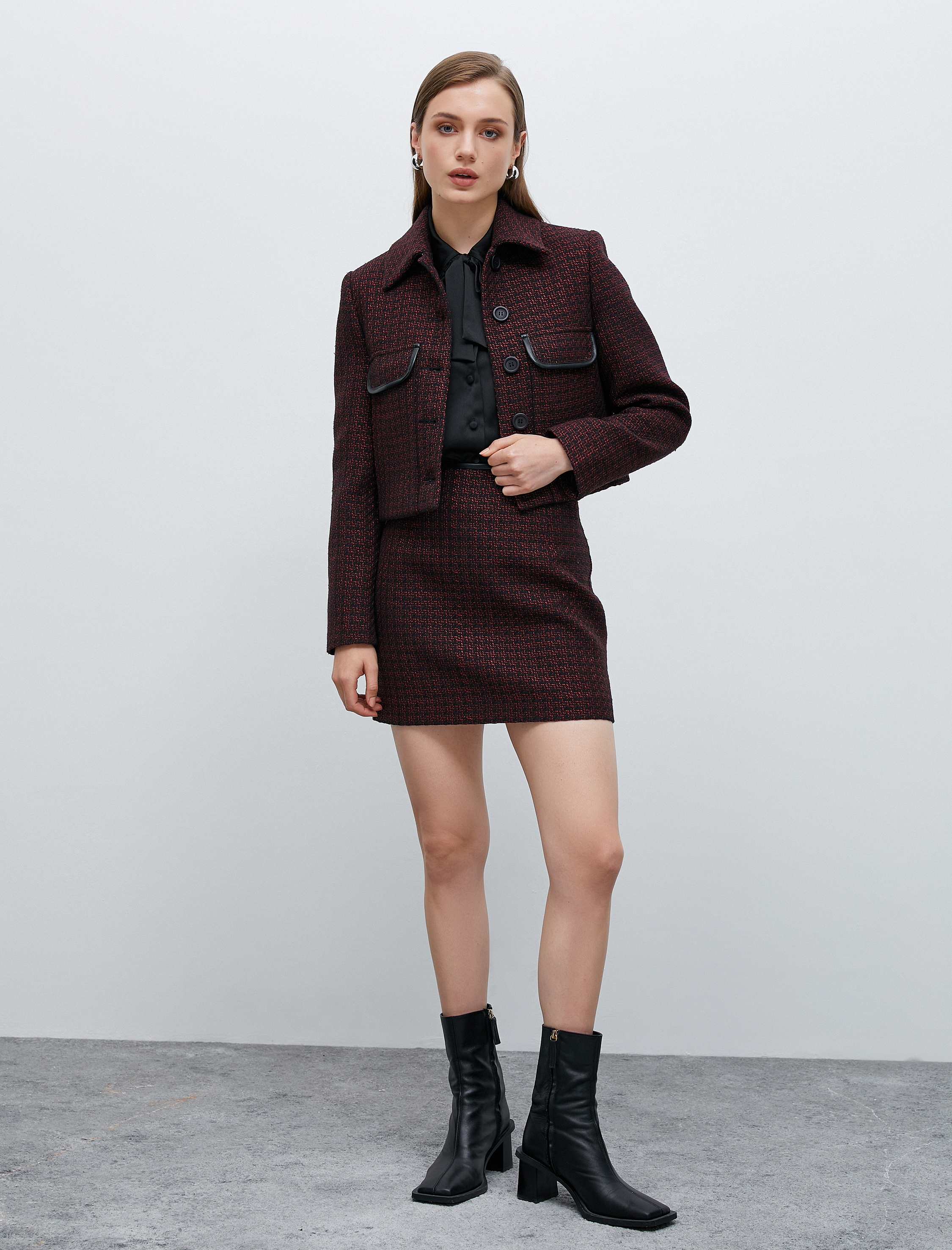   Crop Tüvit Blazer Ceket Cepli Düğmeli Suni Deri Detaylı