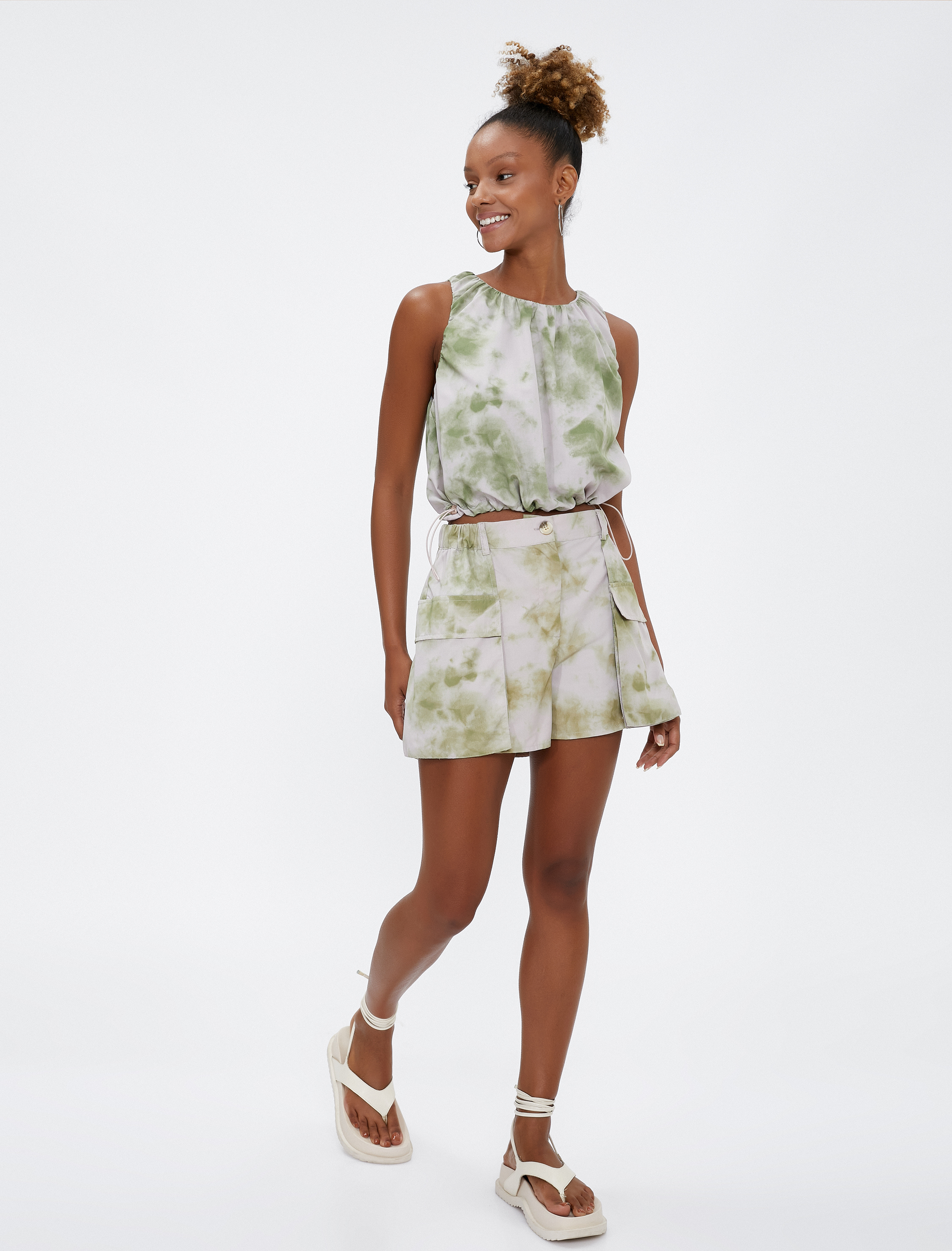   Paraşüt Crop Bluz Kolsuz Batik Desenli Yuvarlak Yaka