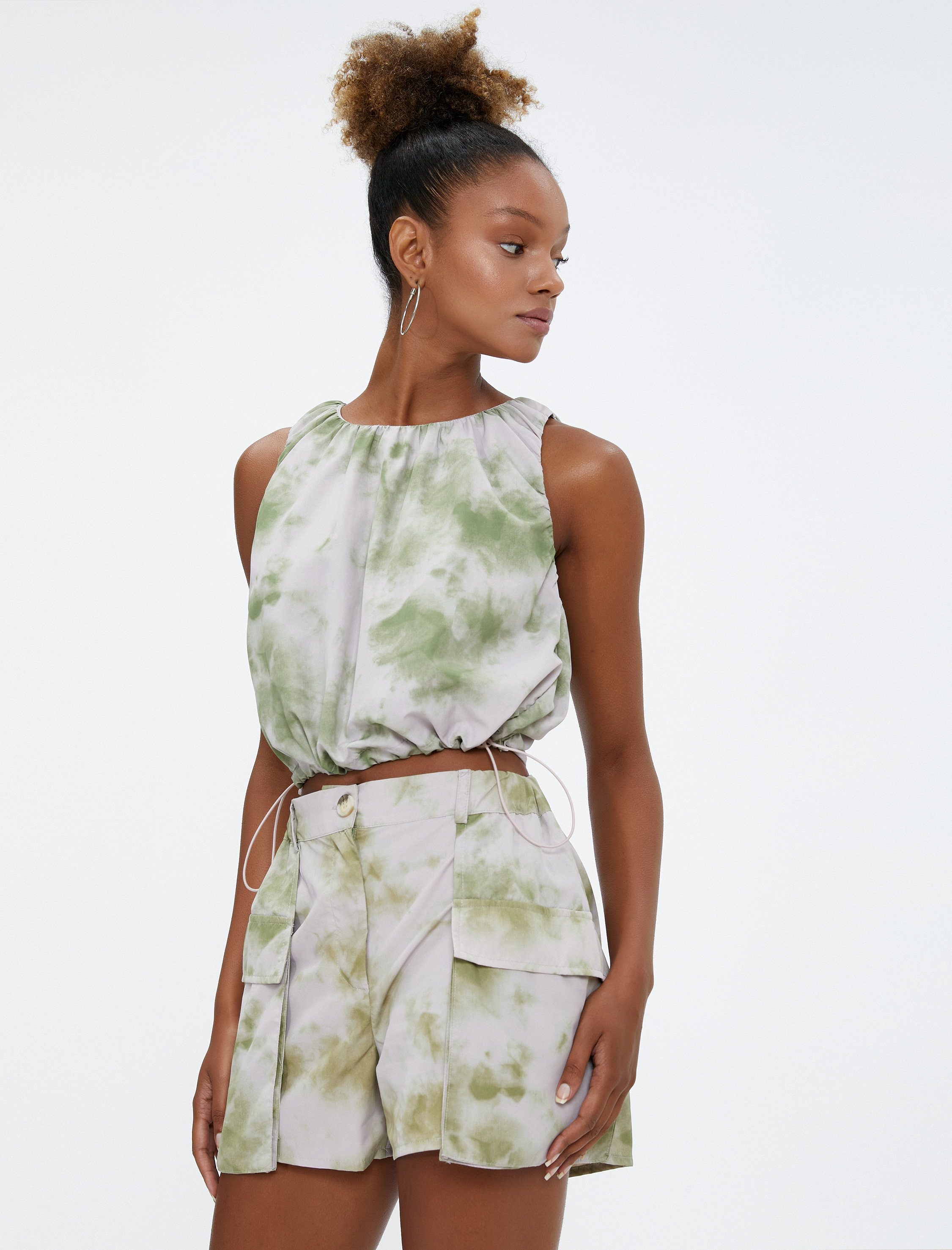   Paraşüt Crop Bluz Kolsuz Batik Desenli Yuvarlak Yaka