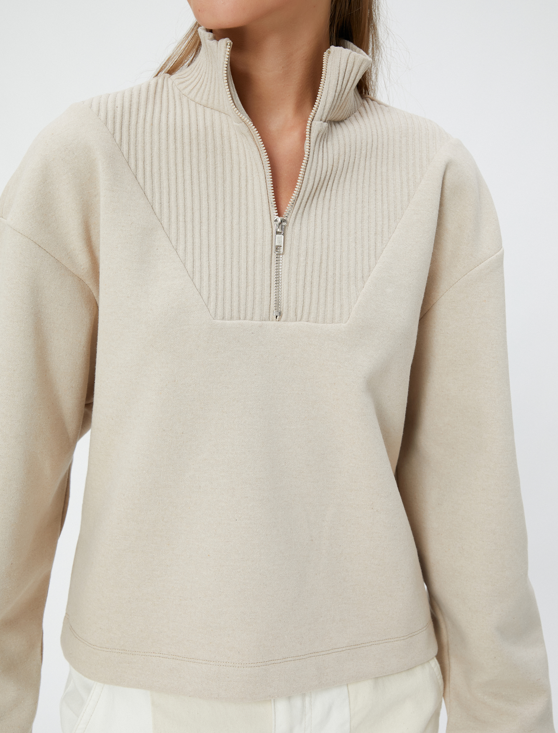   Şardonlu Yarım Fermuarlı Sweatshirt Rahat Kesim Dik Yaka Dokulu