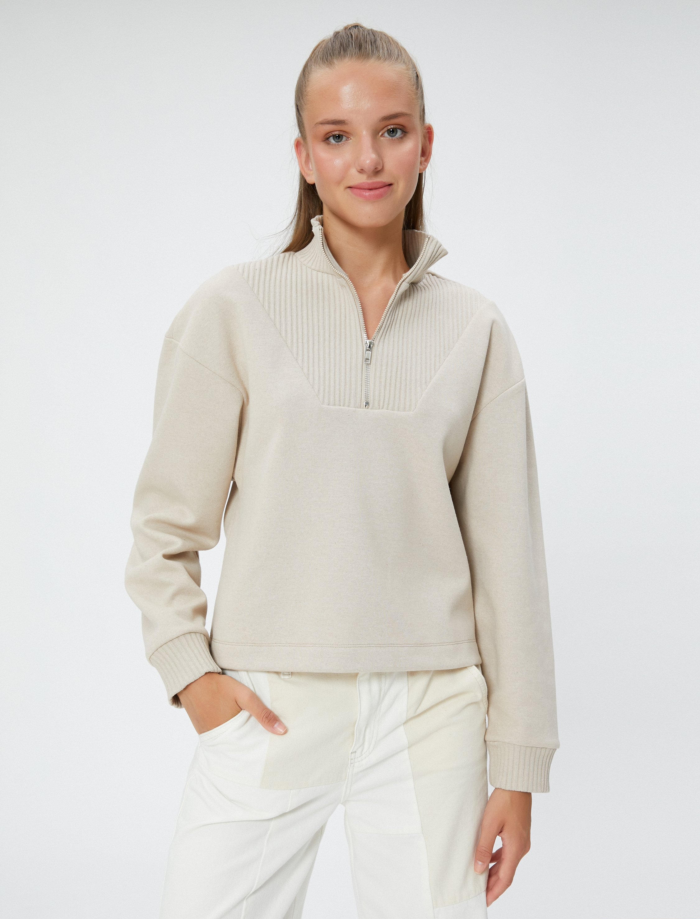   Şardonlu Yarım Fermuarlı Sweatshirt Rahat Kesim Dik Yaka Dokulu