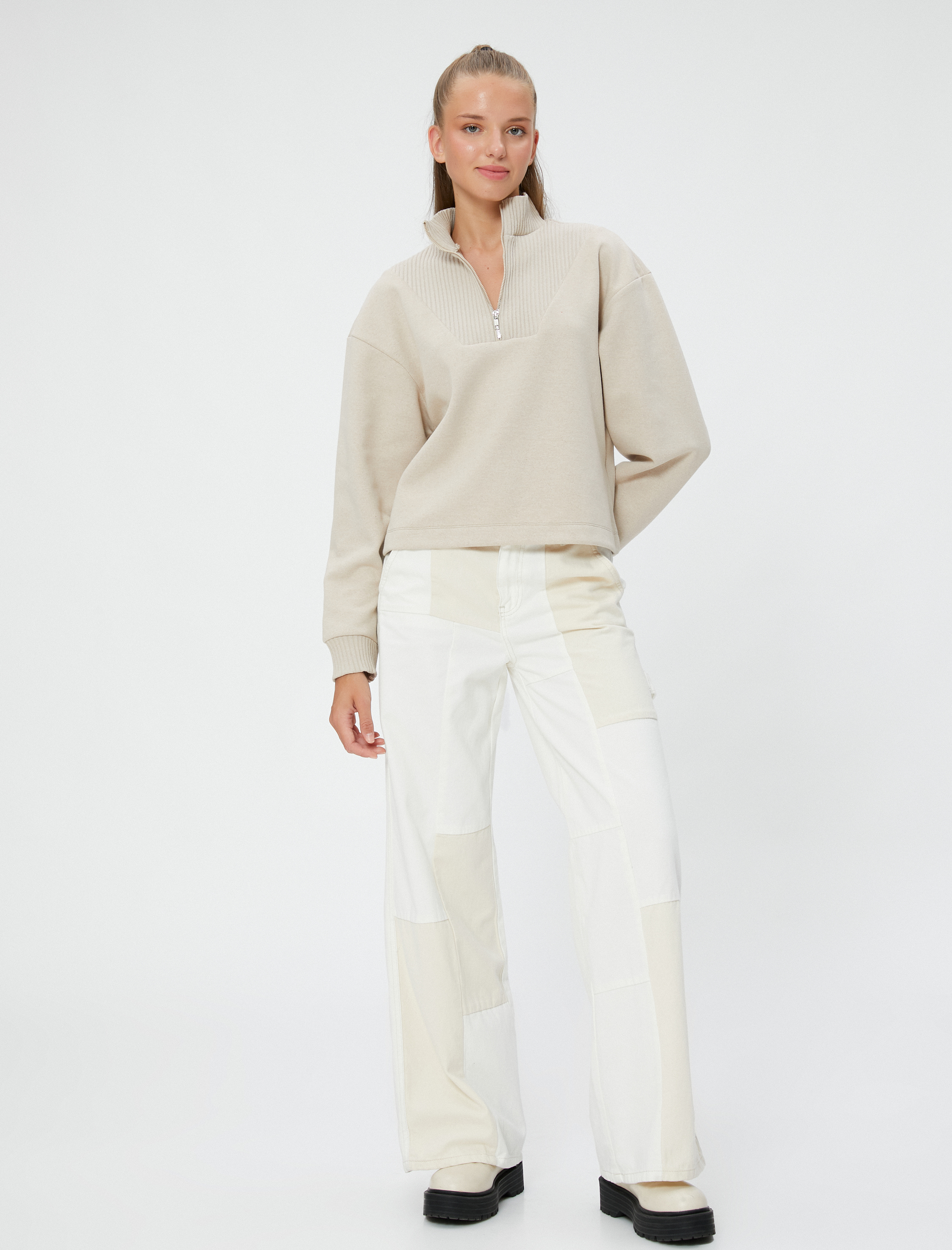   Şardonlu Yarım Fermuarlı Sweatshirt Rahat Kesim Dik Yaka Dokulu