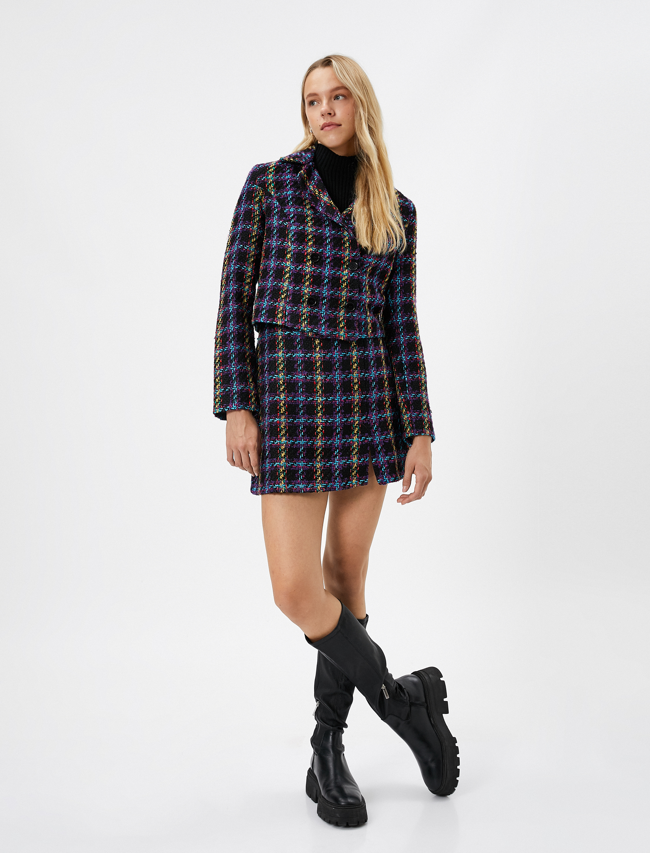   Tüvit Mini Etek Yırtmaç Detaylı