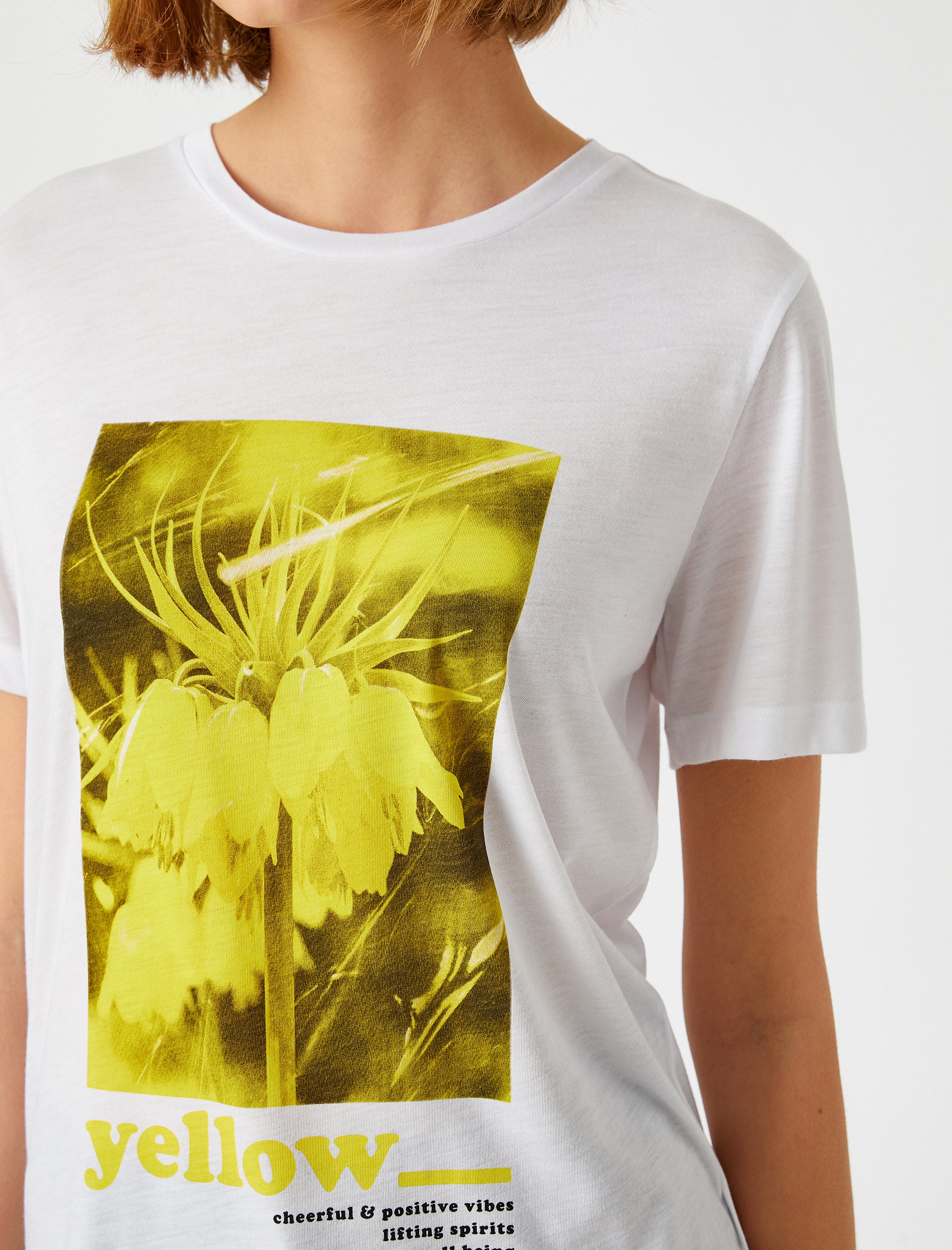   Bisiklet Yaka Kısa Kollu Baskılı Tişört