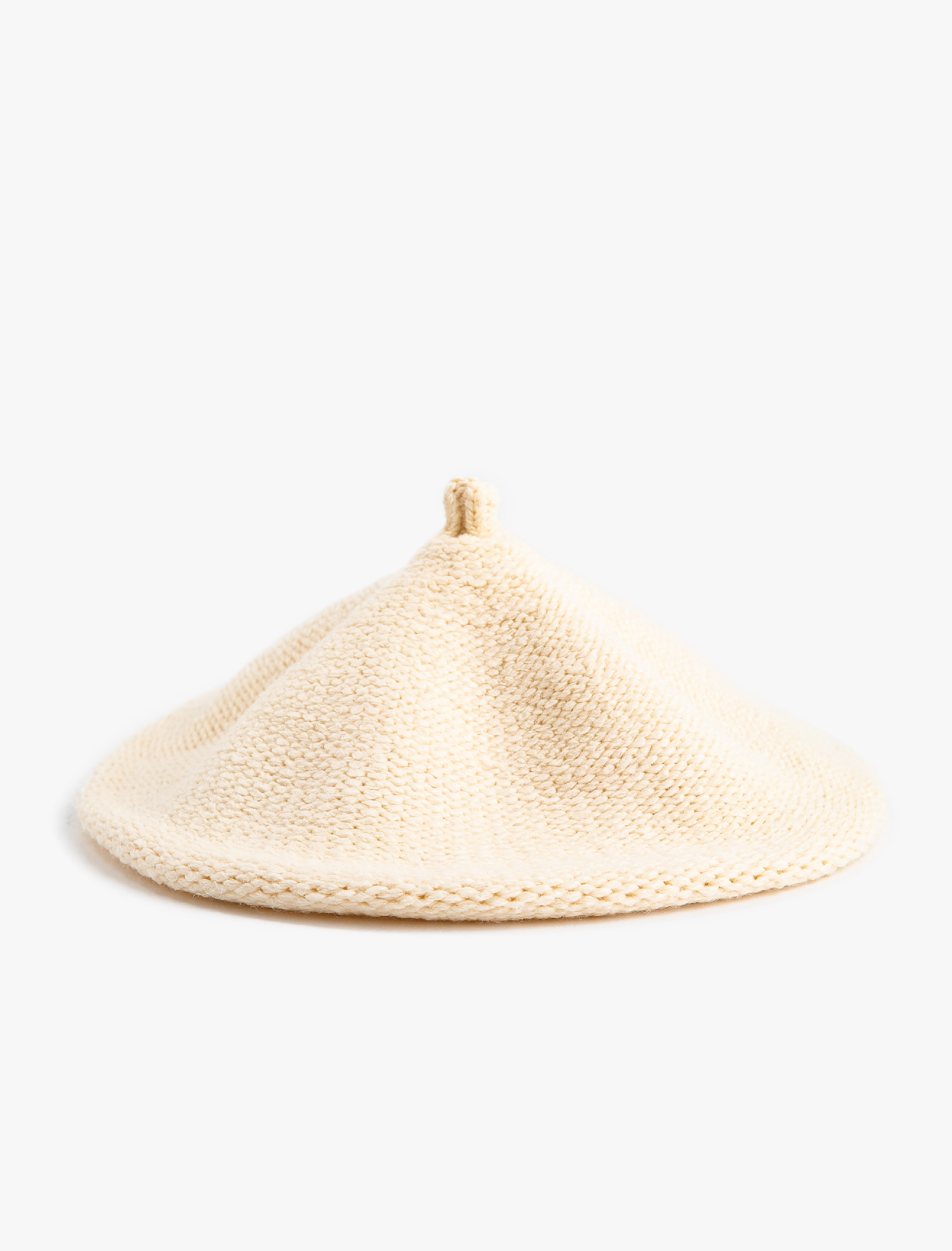  Kadın Ressam Bere Şapka