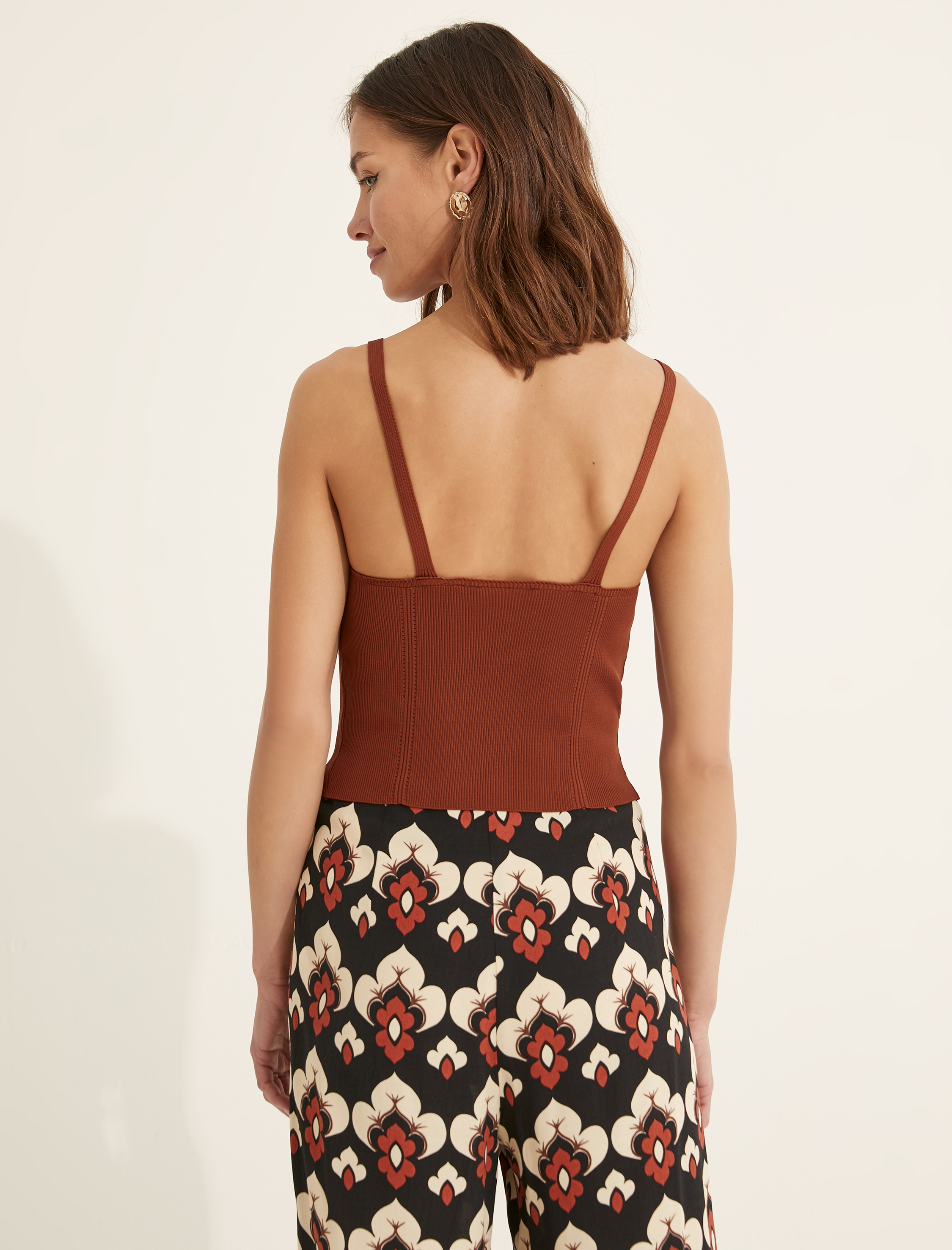   Melis Ağazat X Koton - V Yaka Triko Atlet