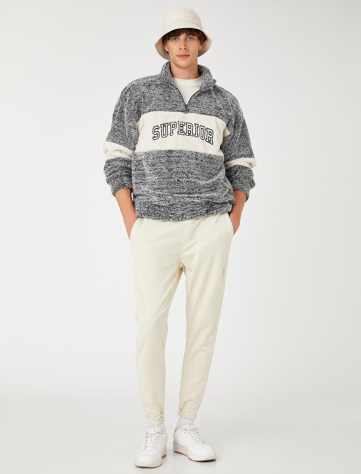  Dik Yaka Oversize Sweatshirt Şardonlu Slogan Baskılı Renk Bloklu