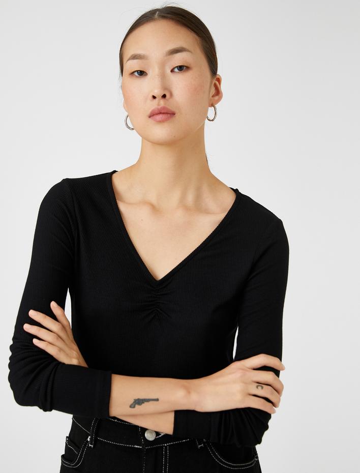  Uzun Kollu Tişört Büzgü Detaylı V Yaka