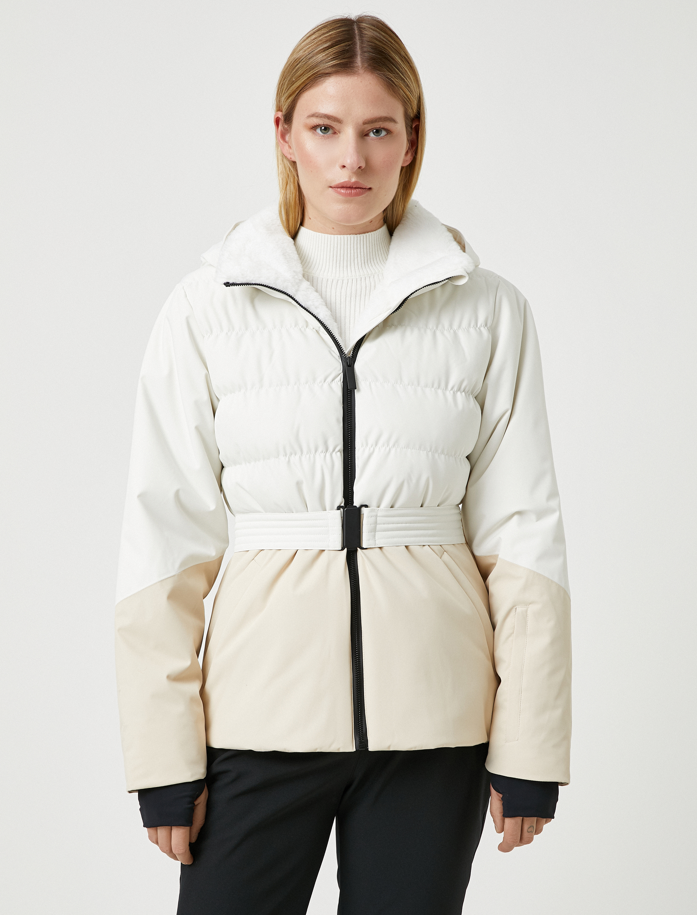   Koton X Şahika Ercümen - İçi Peluş Kısa Kayak Montu