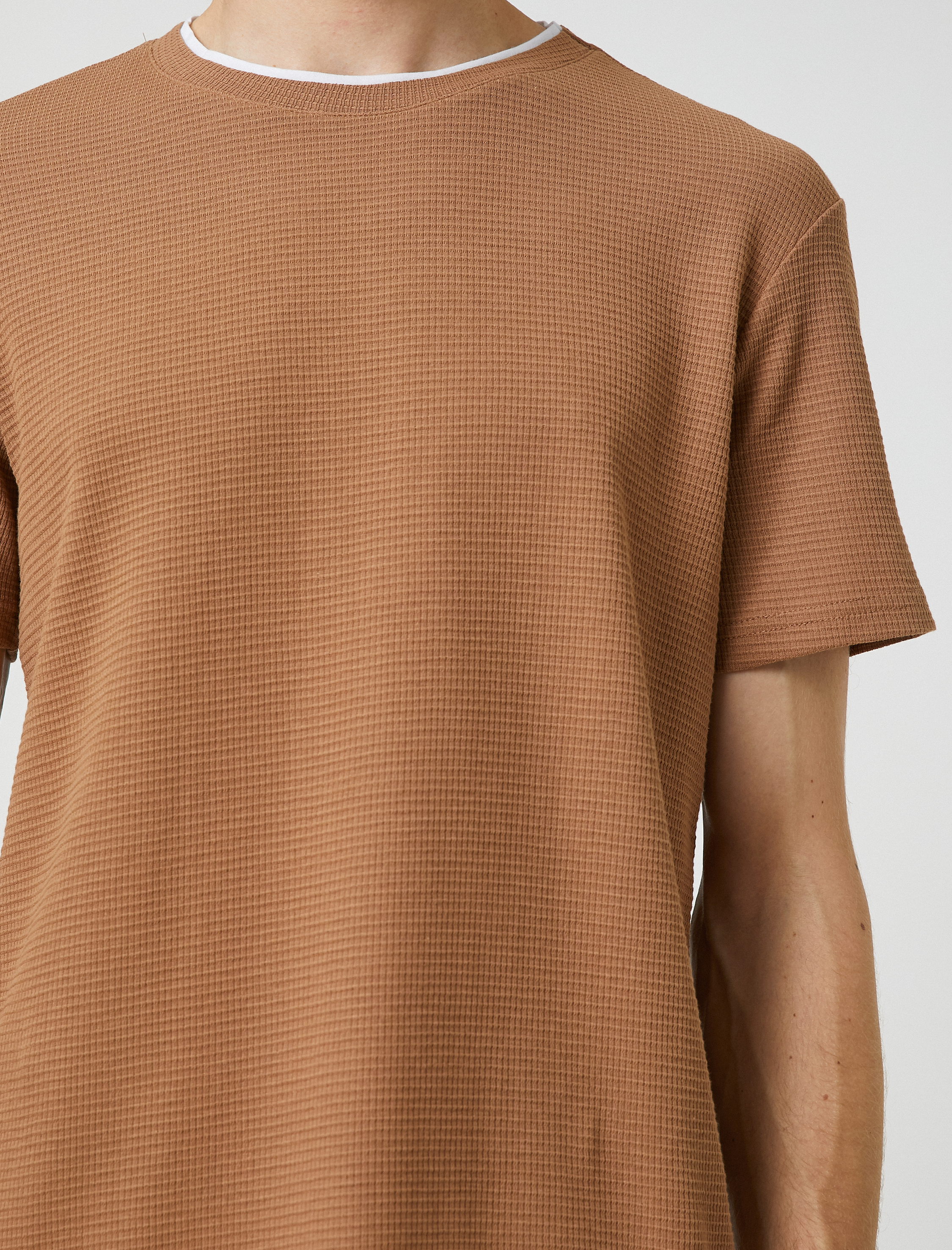   Basic Dokuma Tişört Bisiklet Yaka Kısa Kollu Dar Kesim