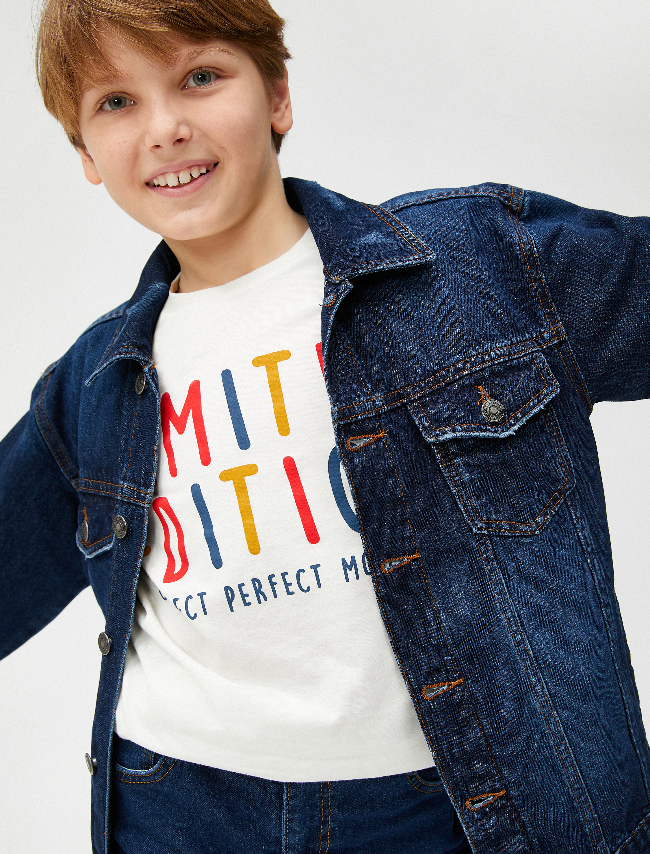  Erkek Çocuk Kot Ceket Kapaklı Cep Detaylı Manşetli Uzun Kollu Pamuklu