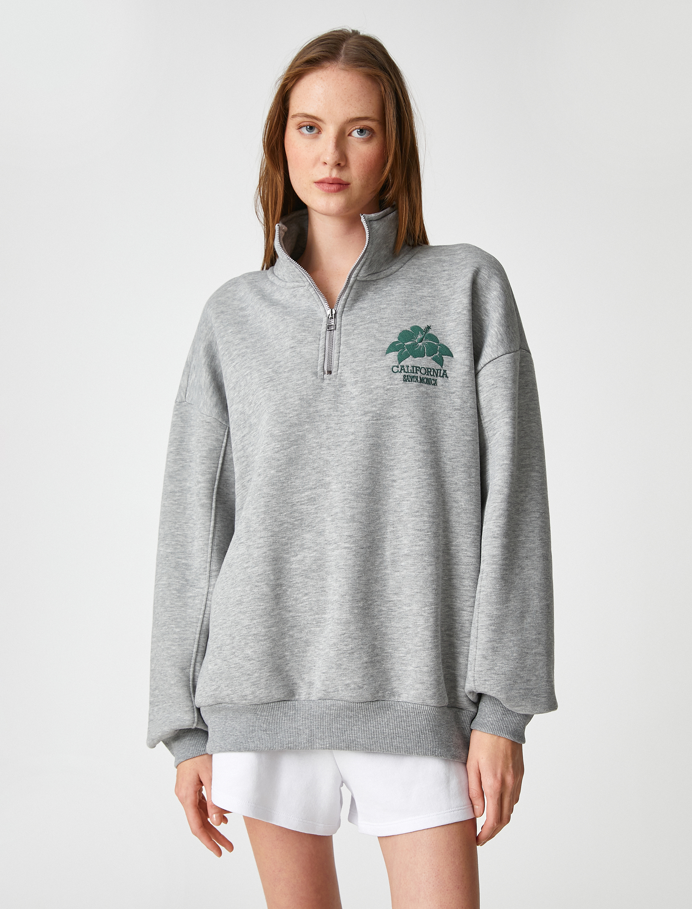   Yarım Fermuarlı Sweatshirt Nakış Detaylı