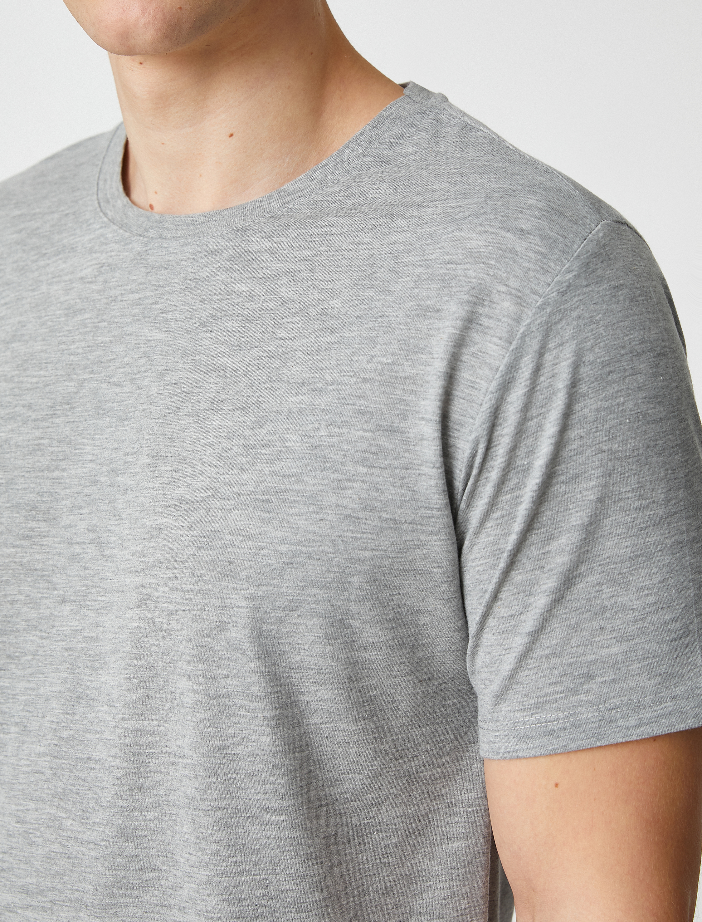 Basic Tişört Slim Fit Bisiklet Yaka Kısa Kollu Pamuklu