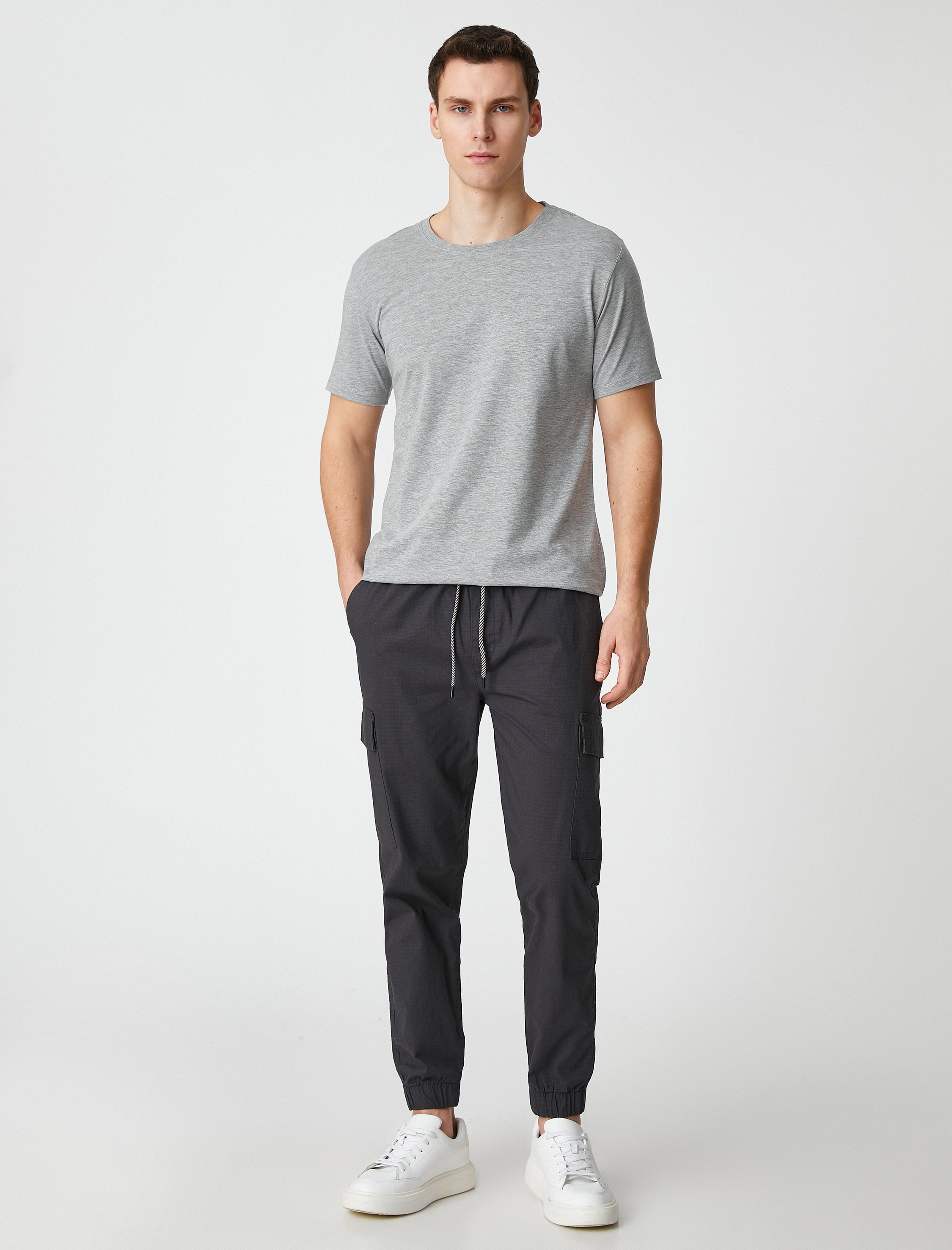 Basic Tişört Slim Fit Bisiklet Yaka Kısa Kollu Pamuklu