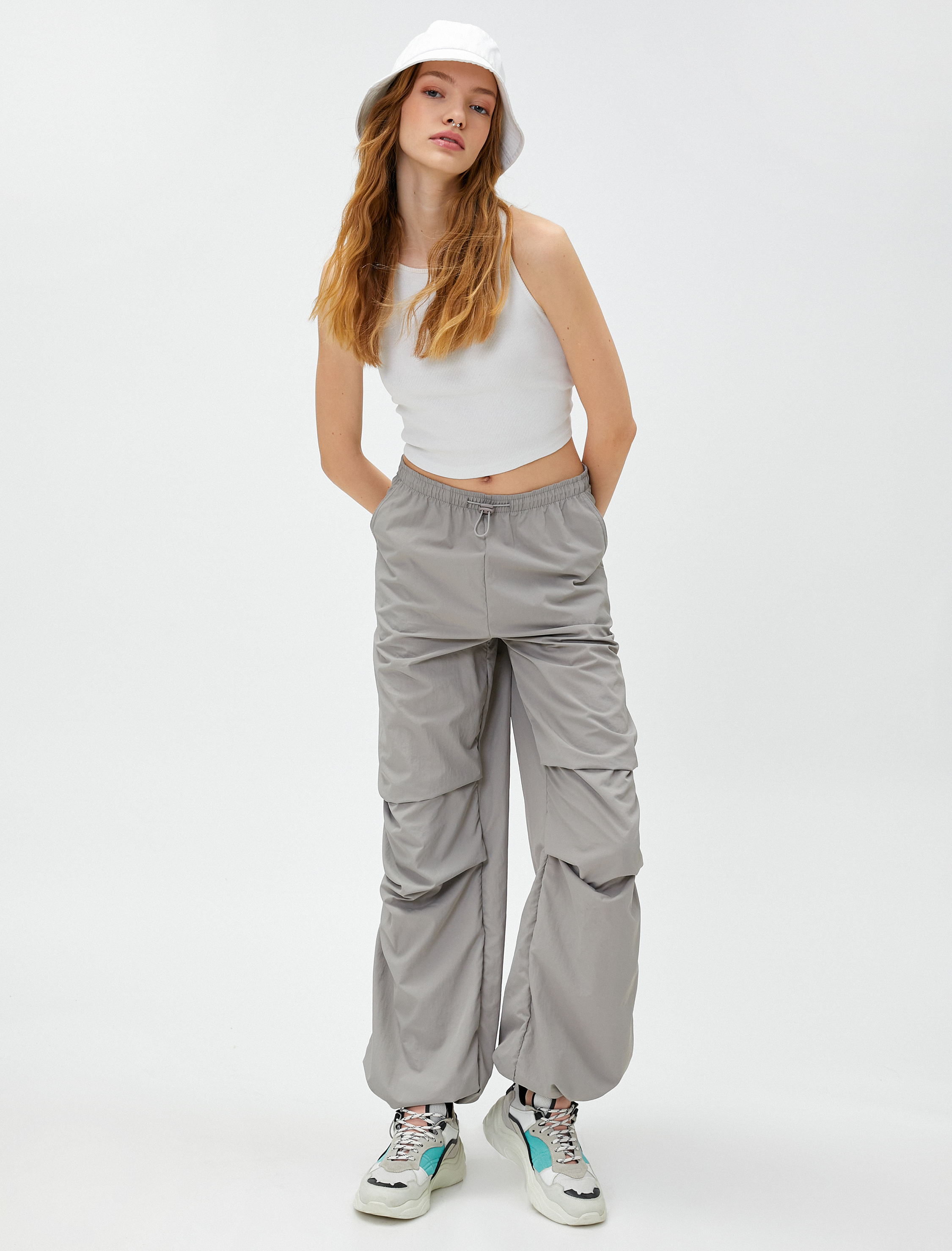   Salaş Paraşüt Pantolon Katlama Detaylı