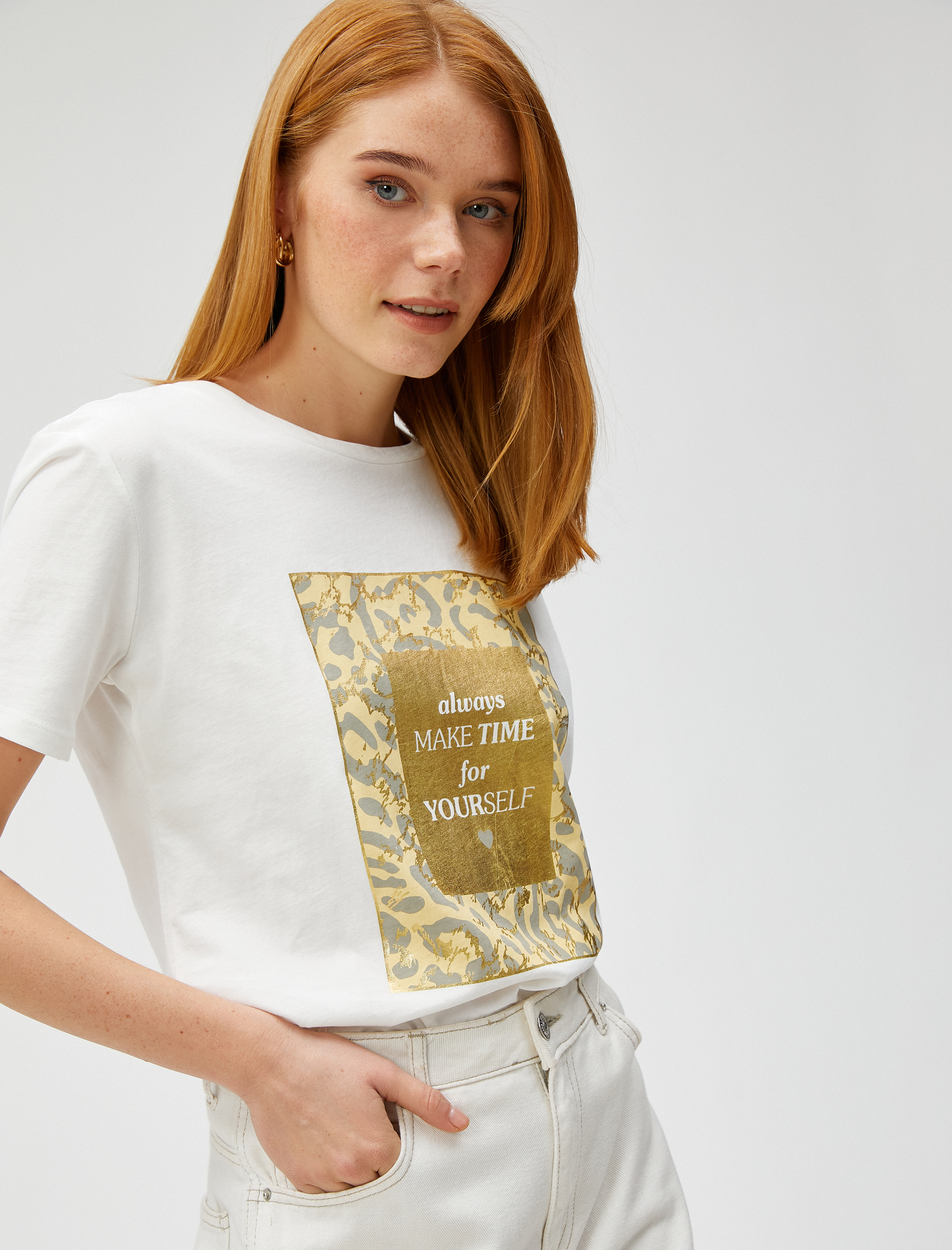   Kısa Kollu Tişört Parlak Yazı Baskılı Pamuklu