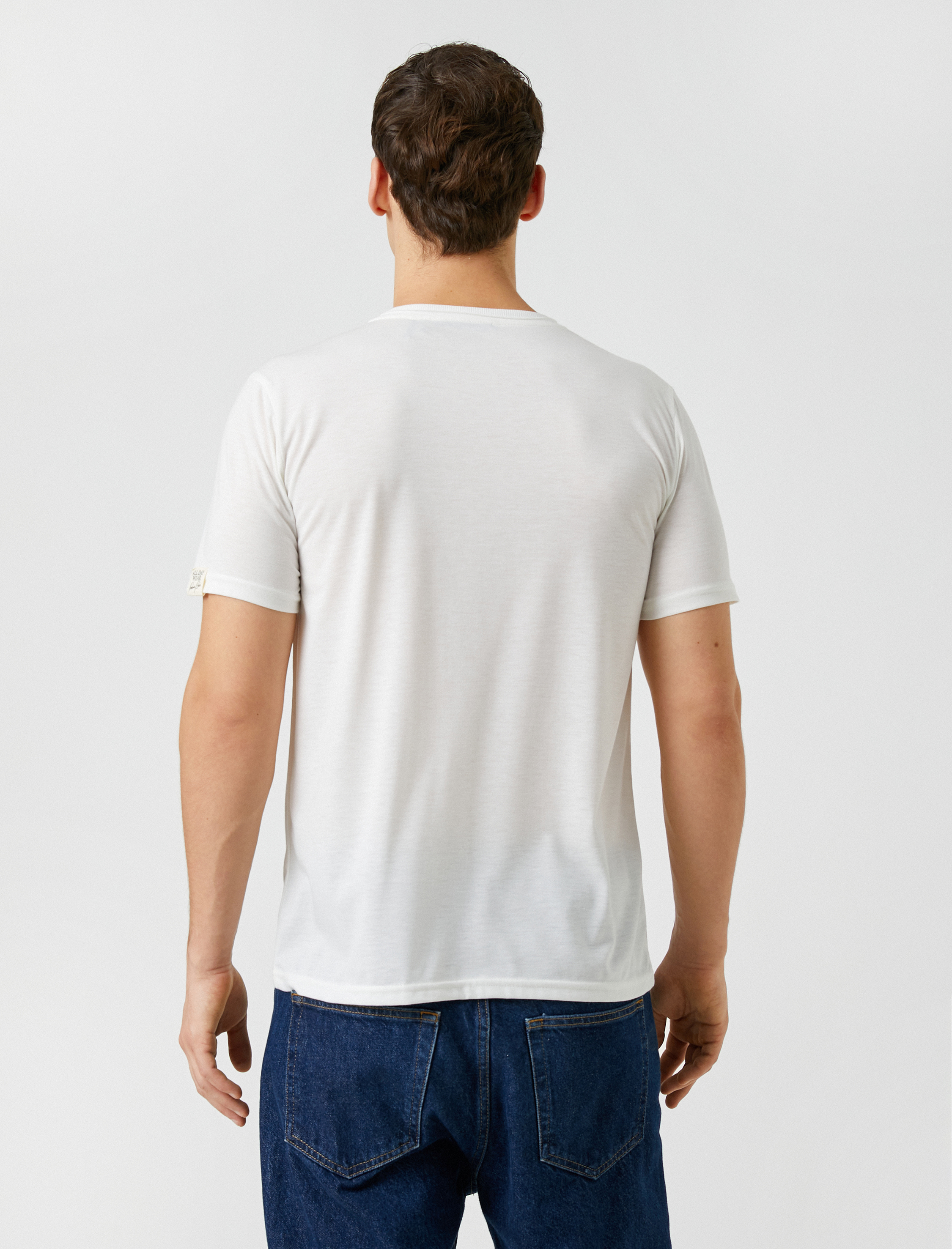   Basic Tişört Bisiklet Yaka Kısa Kollu Etiket Detaylı