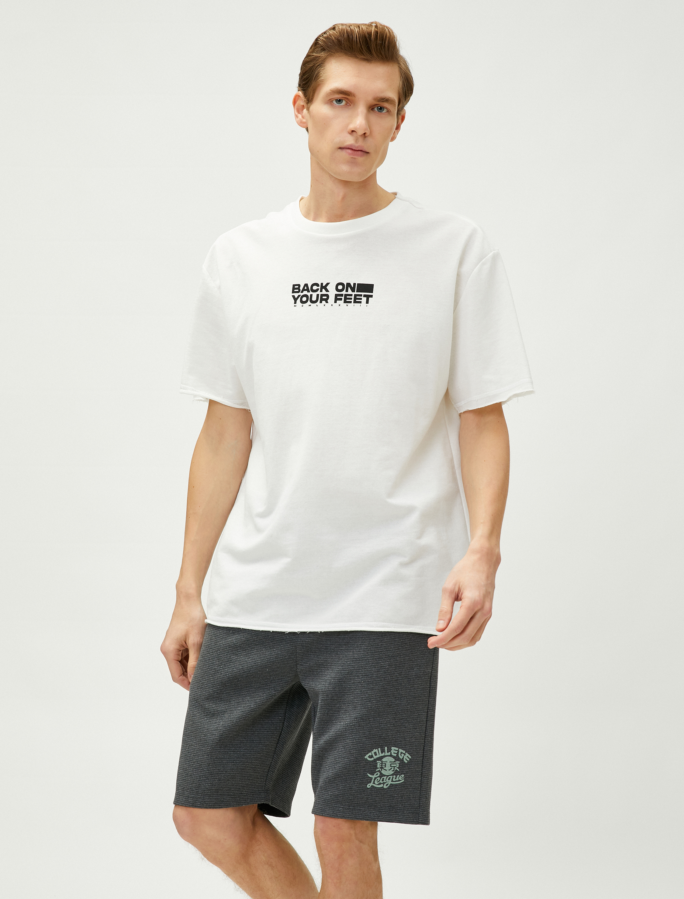   Kolej Şort Beli Bağcıklı Dar Kesim İşlemeli Cepli