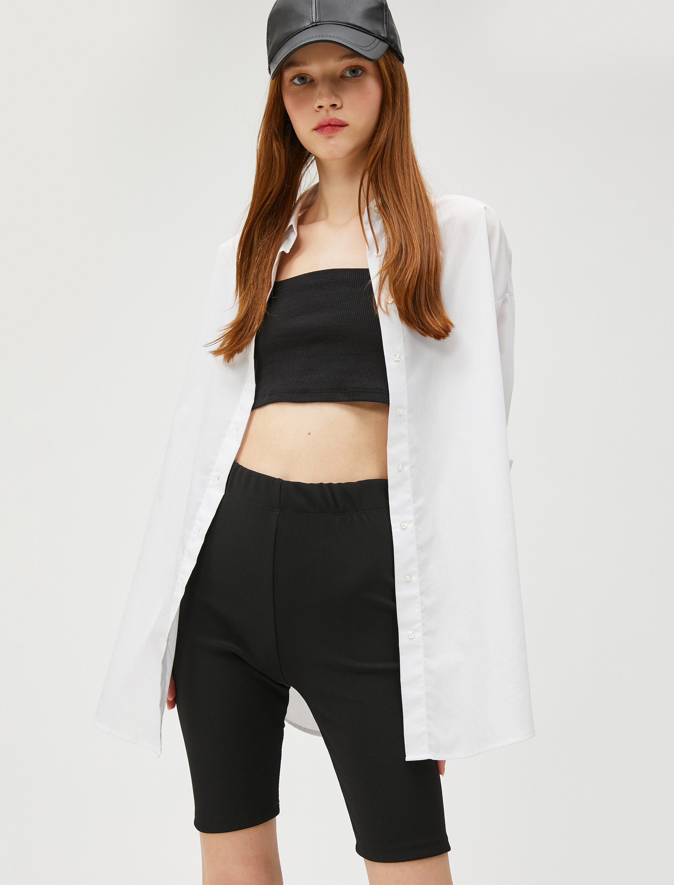   Kısa Tayt Fitilli Beli Lastik Detaylı