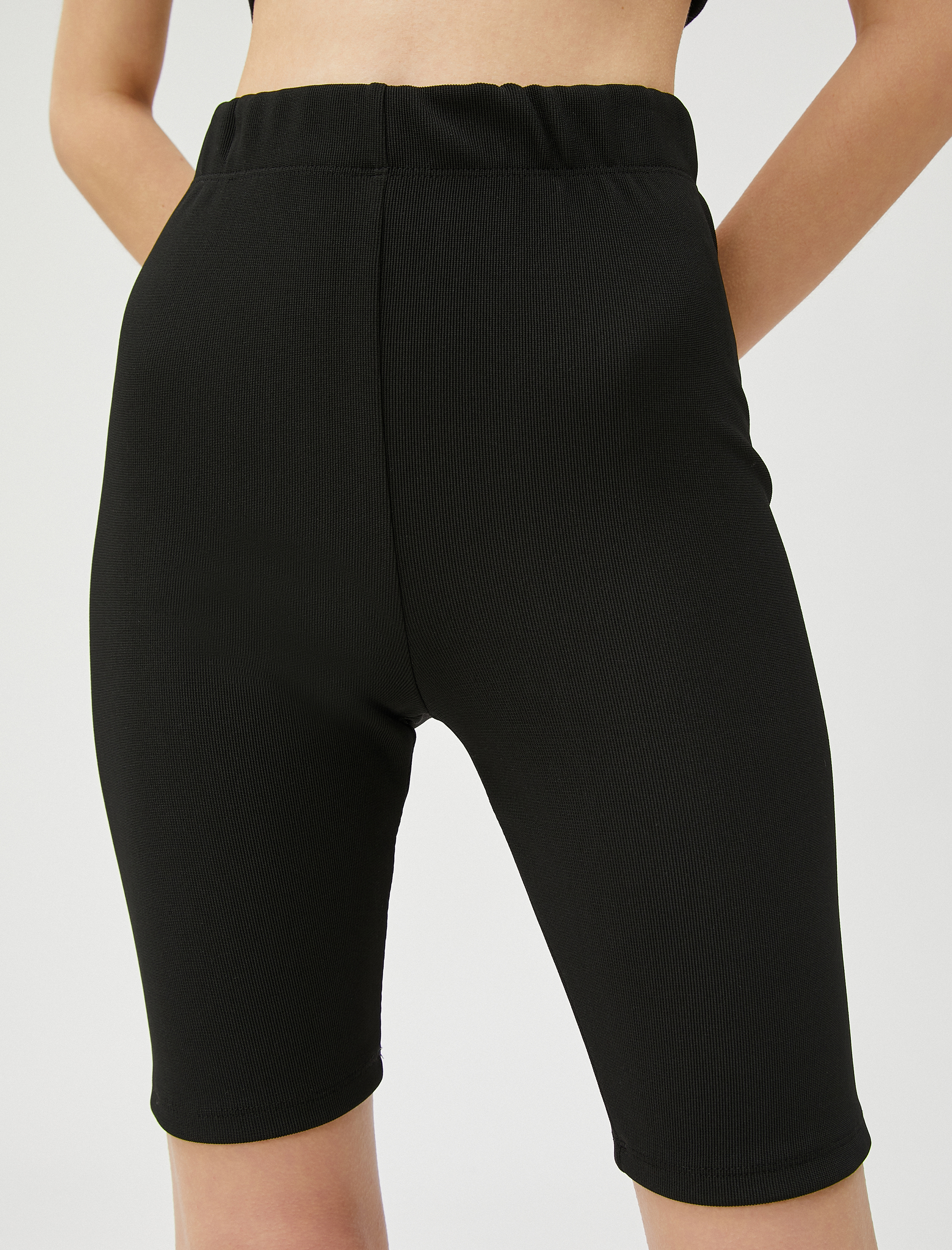   Kısa Tayt Fitilli Beli Lastik Detaylı