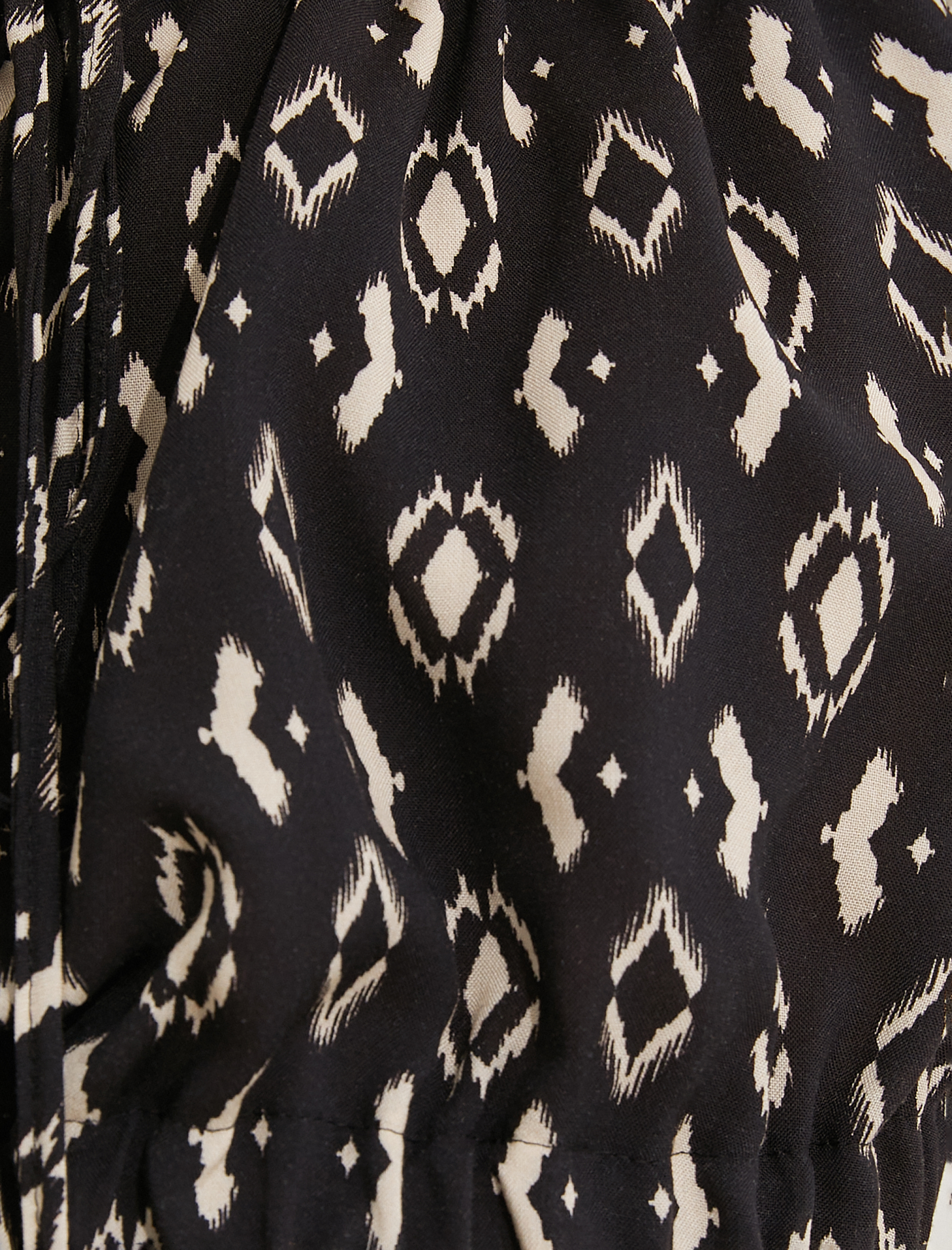 Crop Bluz Etnik Baskılı Lastik Detaylı