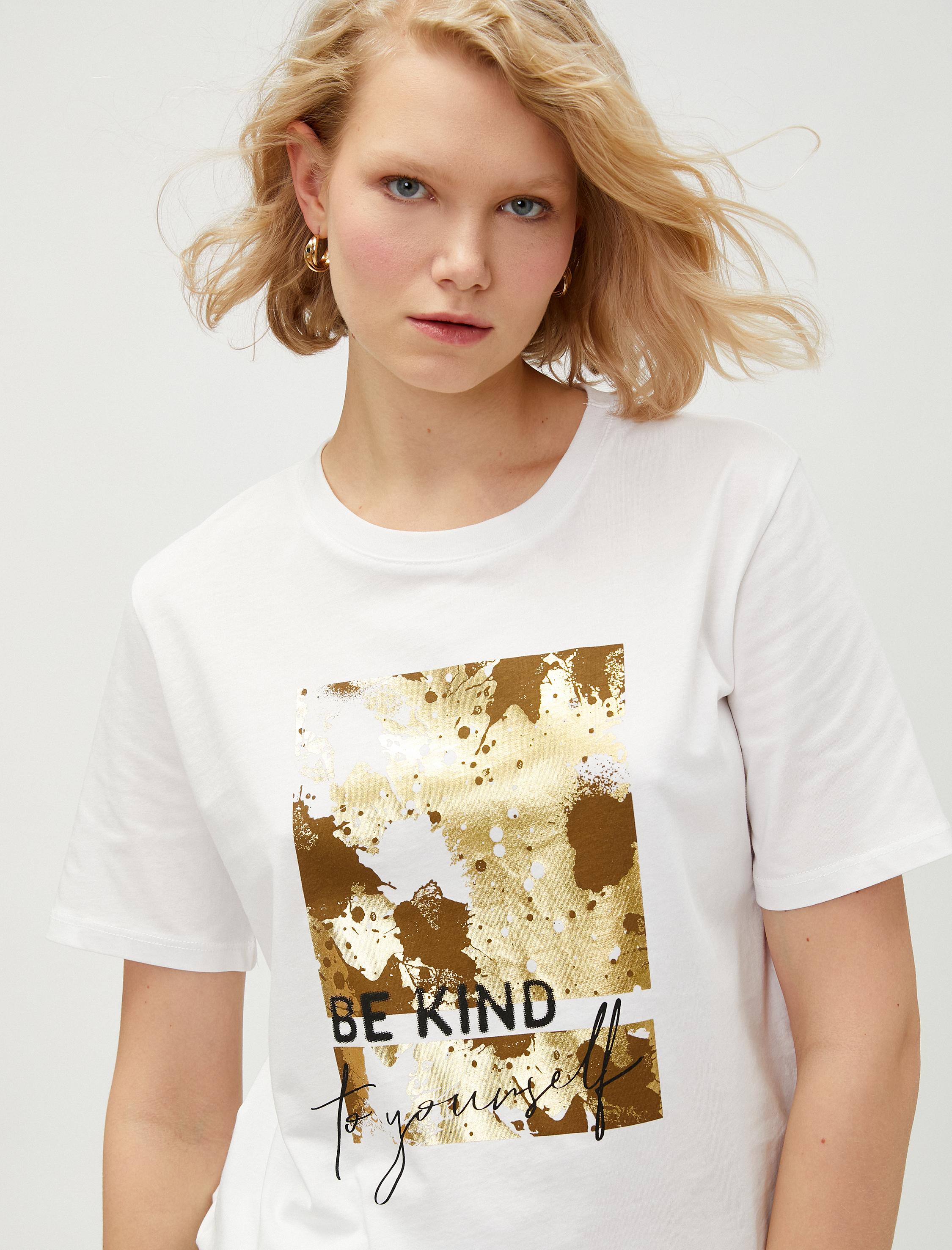   Kısa Kollu Tişört Zebra Baskılı V Yaka