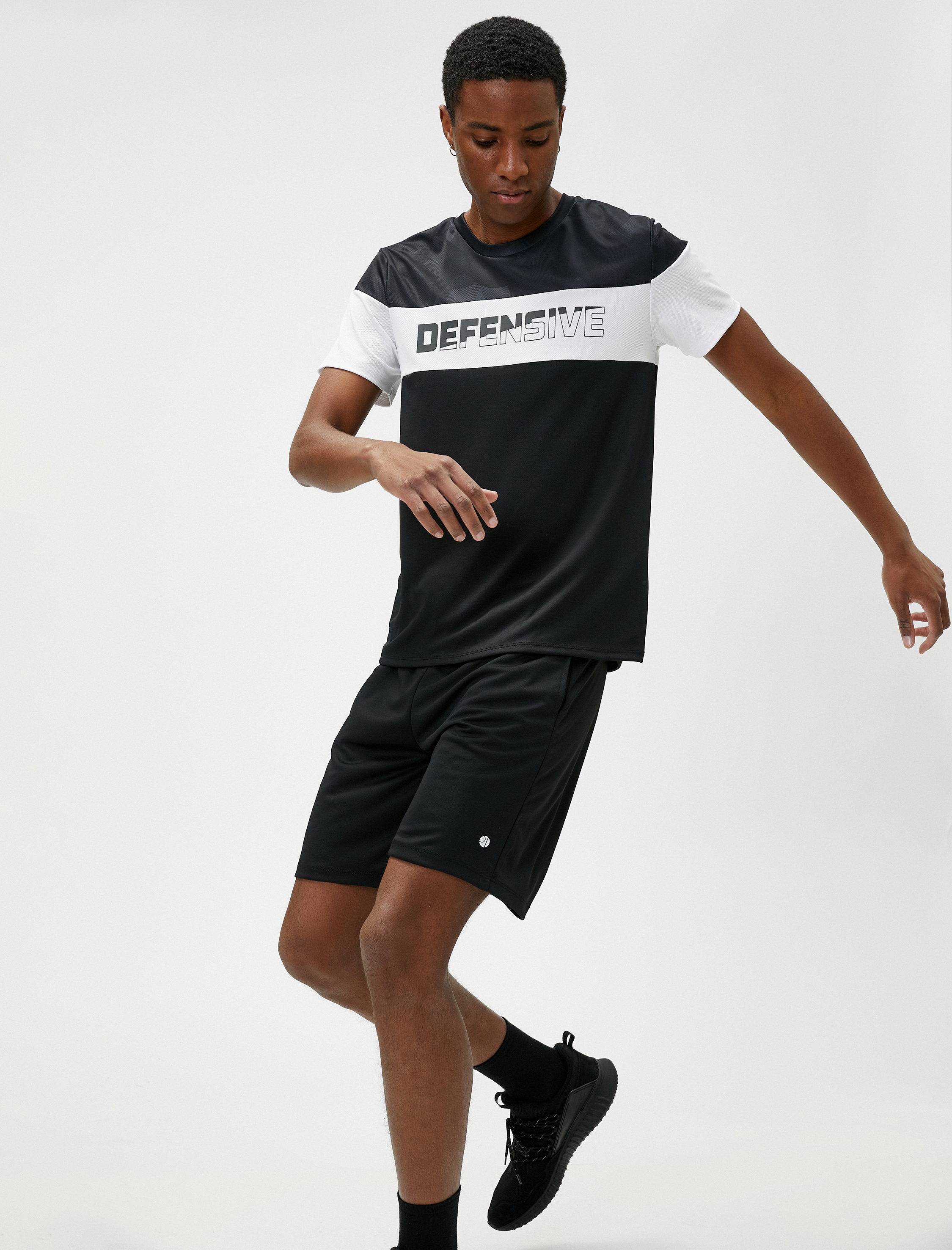   Beli Bağcıklı Spor Şort Cep Detaylı