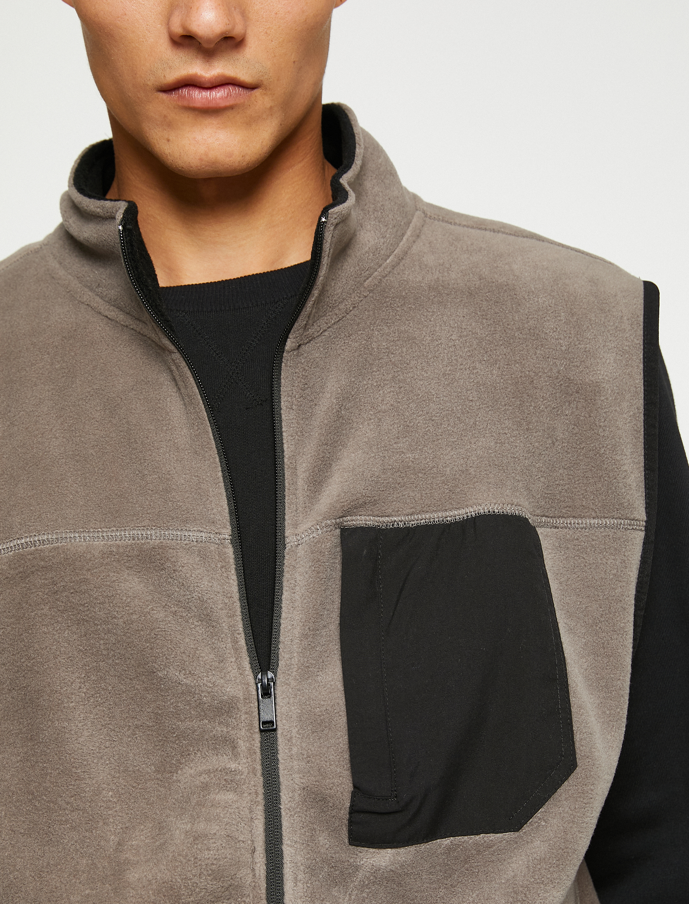   Basic Polar Yelek Cep Detaylı Dik Yaka Fermuarlı