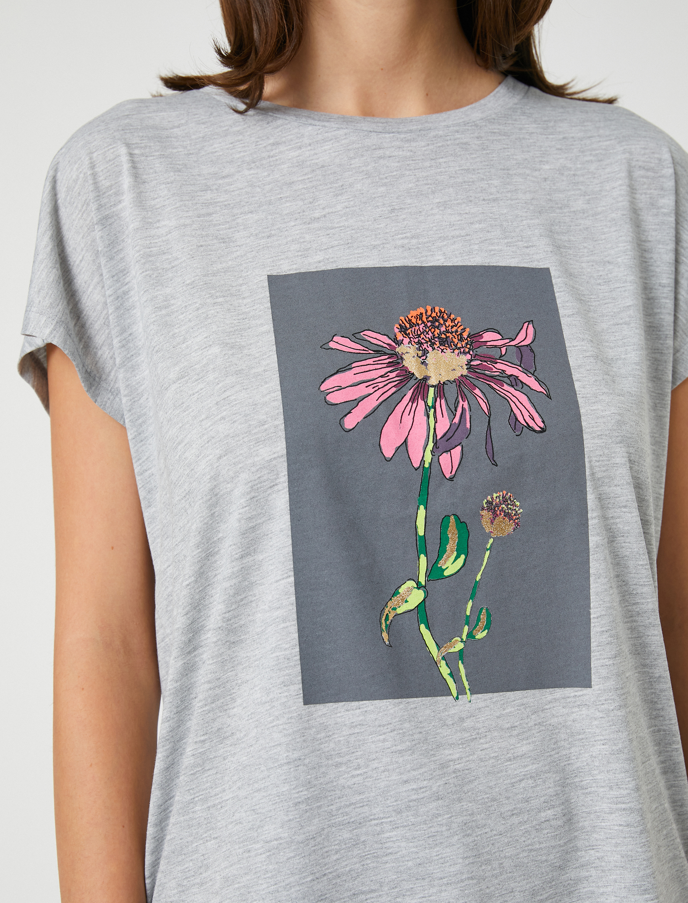   Çiçek Baskılı Tişört Kısa Kollu