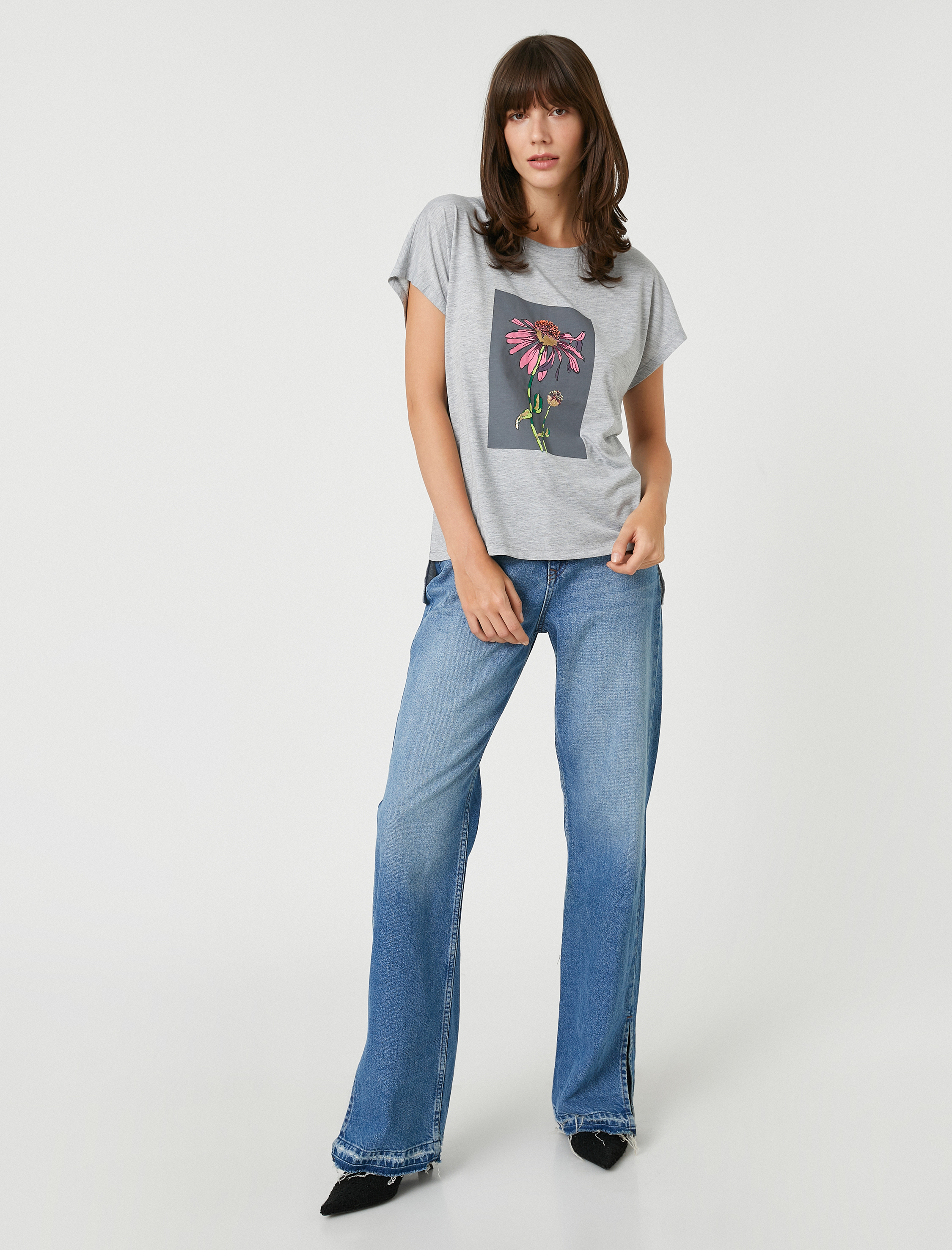   Çiçek Baskılı Tişört Kısa Kollu