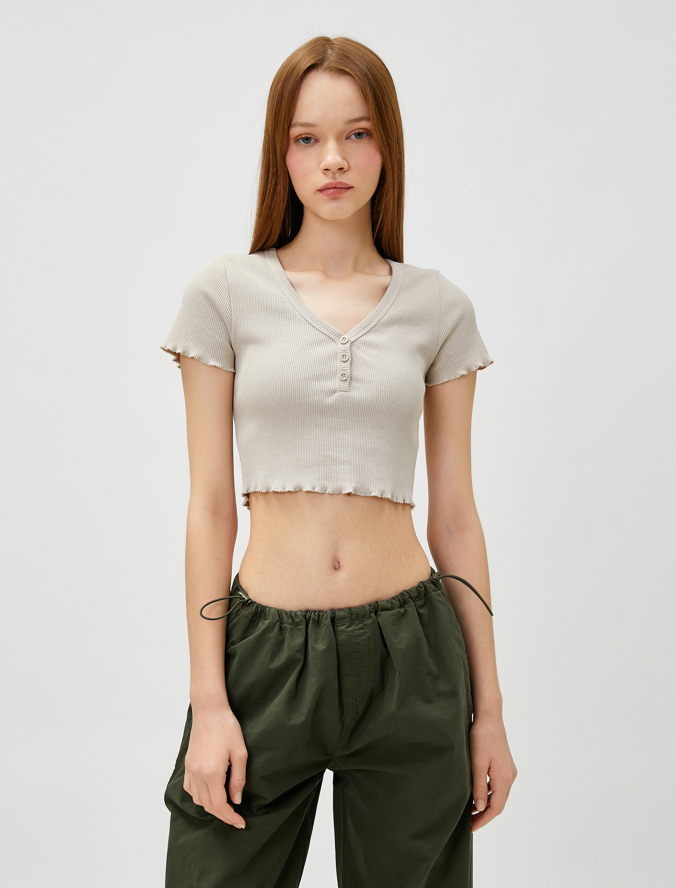   Crop Tişört Kısa Kollu Pamuklu Düğmeli V Yaka