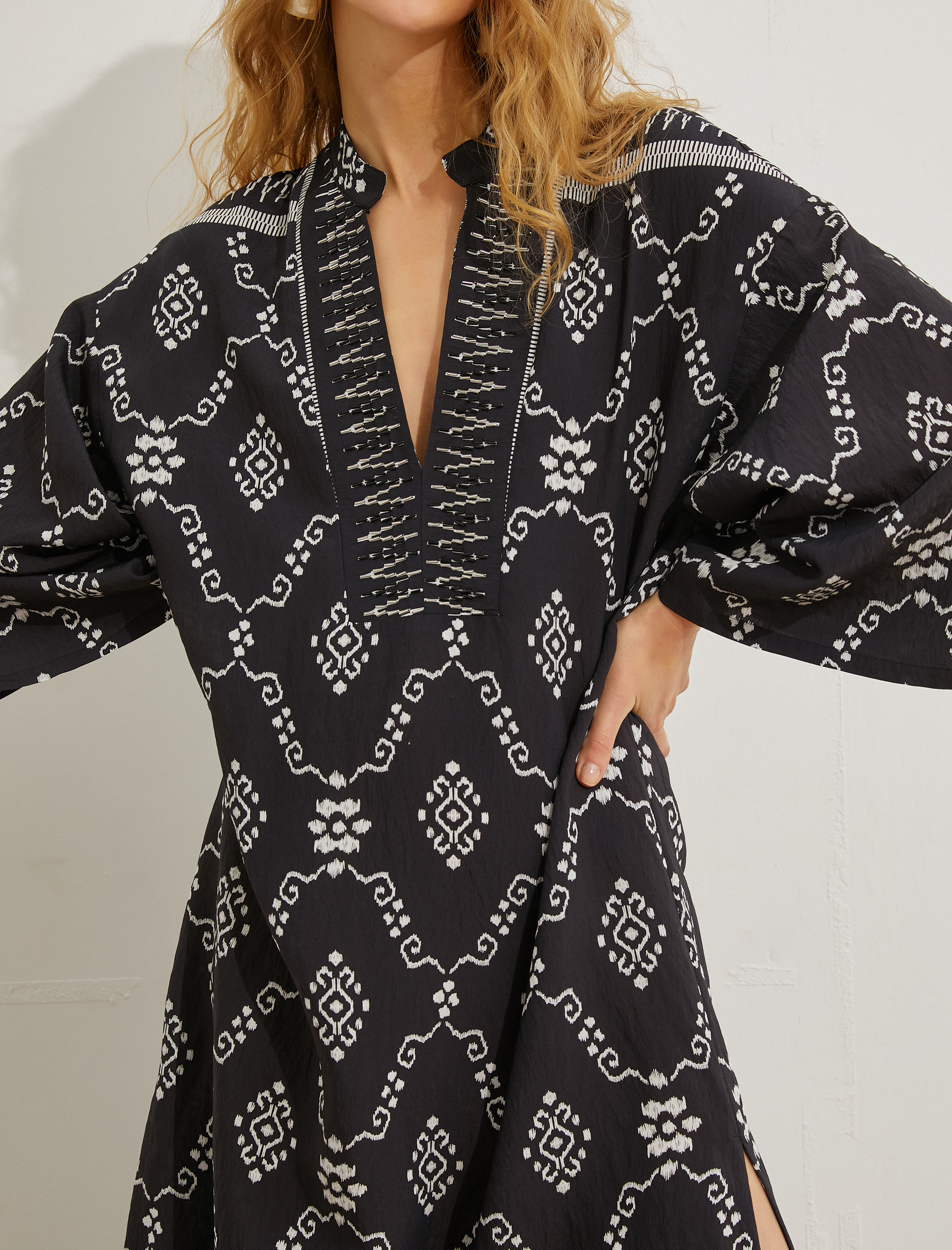   Bohem Uzun Elbise Viskon Etnik Desenli V Yaka Yırtmaçlı