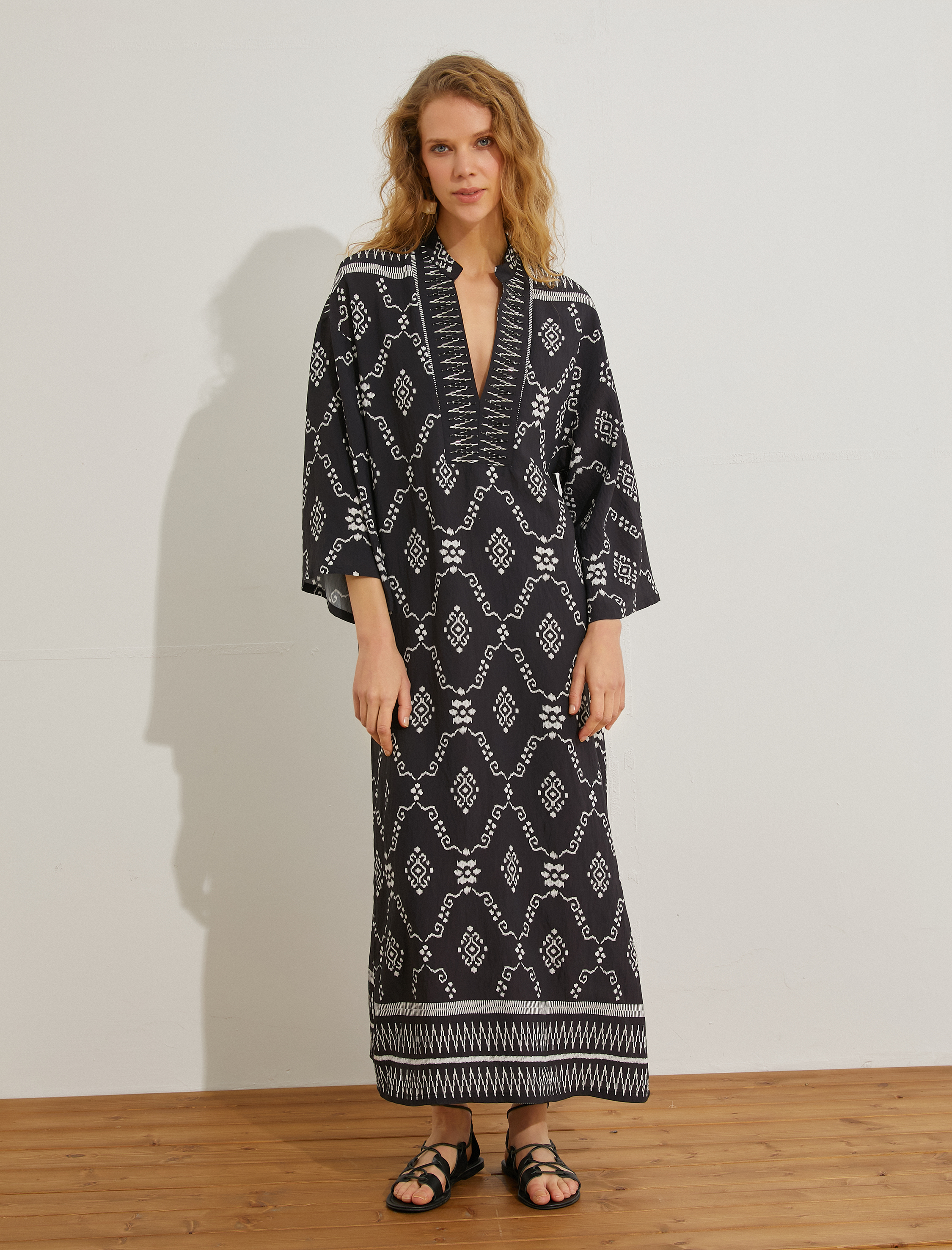   Bohem Uzun Elbise Viskon Etnik Desenli V Yaka Yırtmaçlı