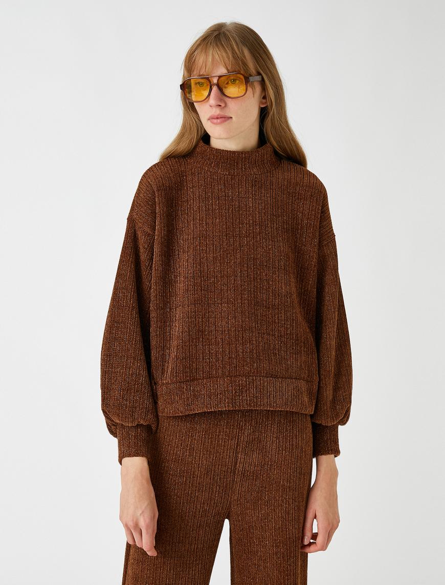   Dik Yaka Sweatshirt