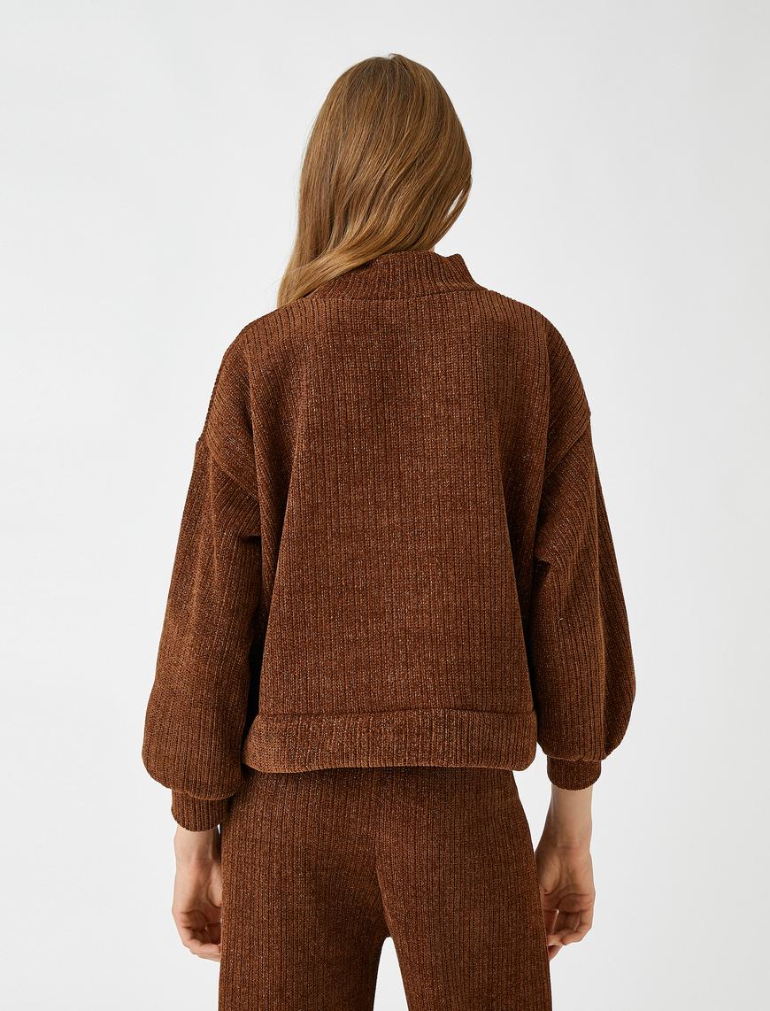   Dik Yaka Sweatshirt
