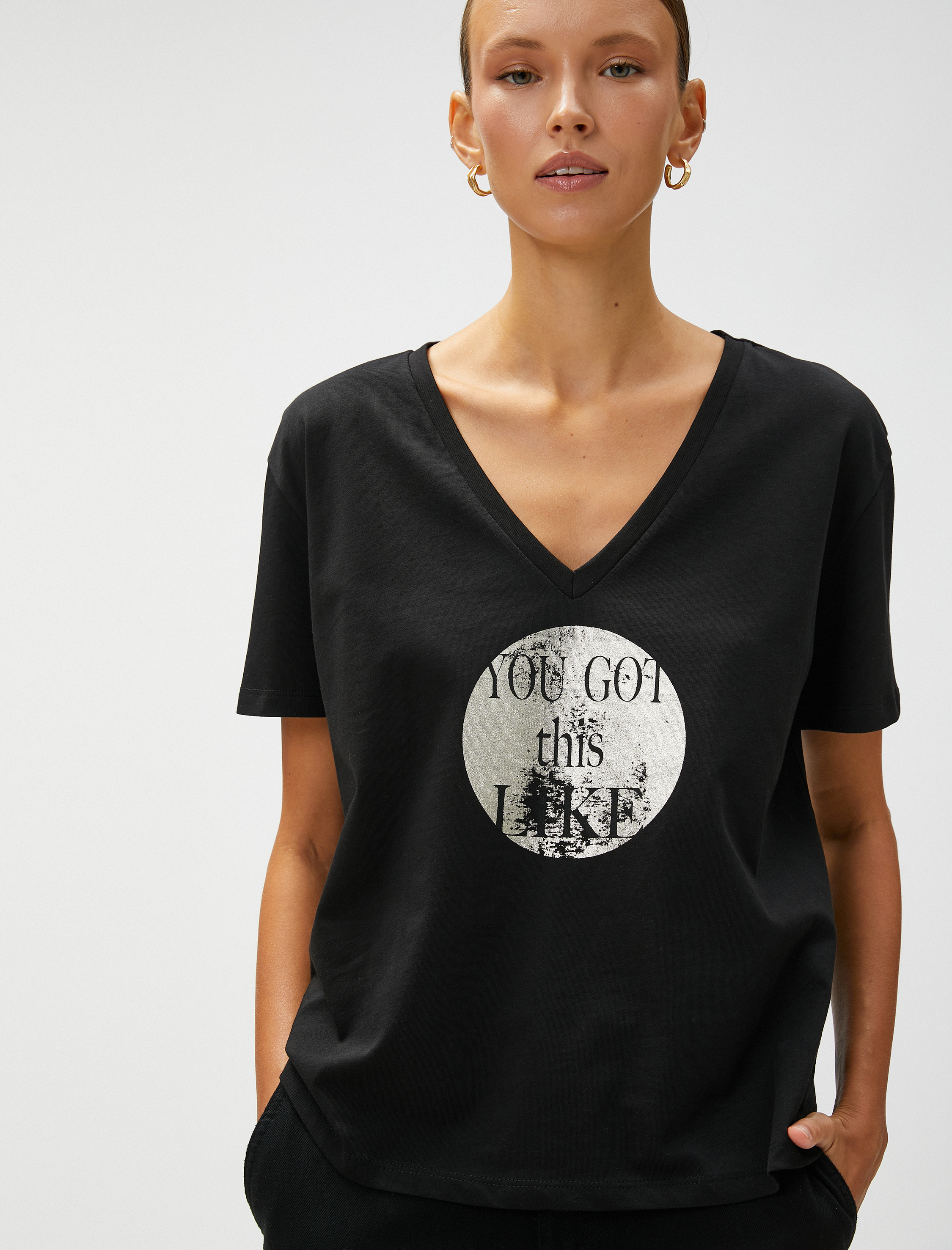   Tişört V Yaka Baskılı Pamuklu