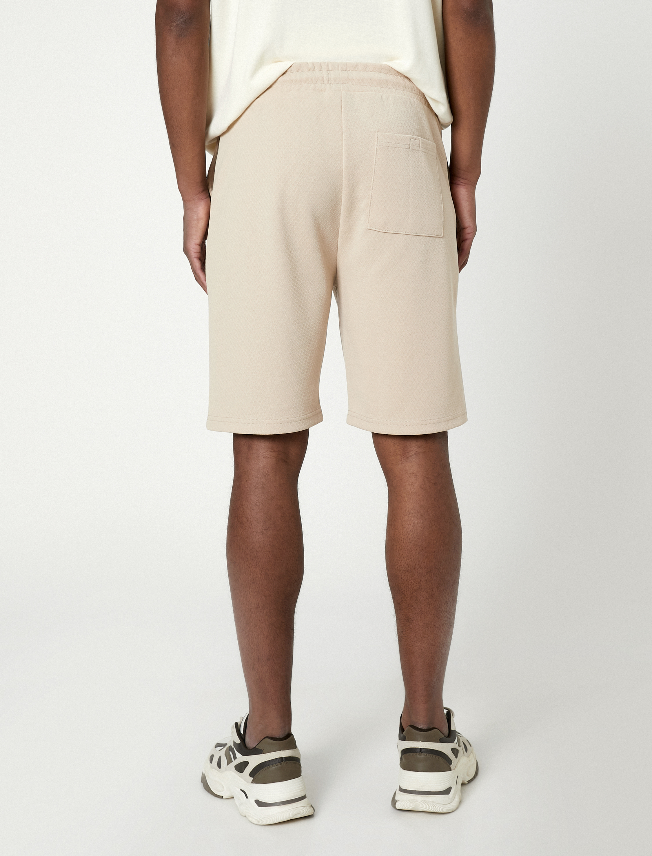   Beli Bağcıklı Bermuda Şort Cep Detaylı