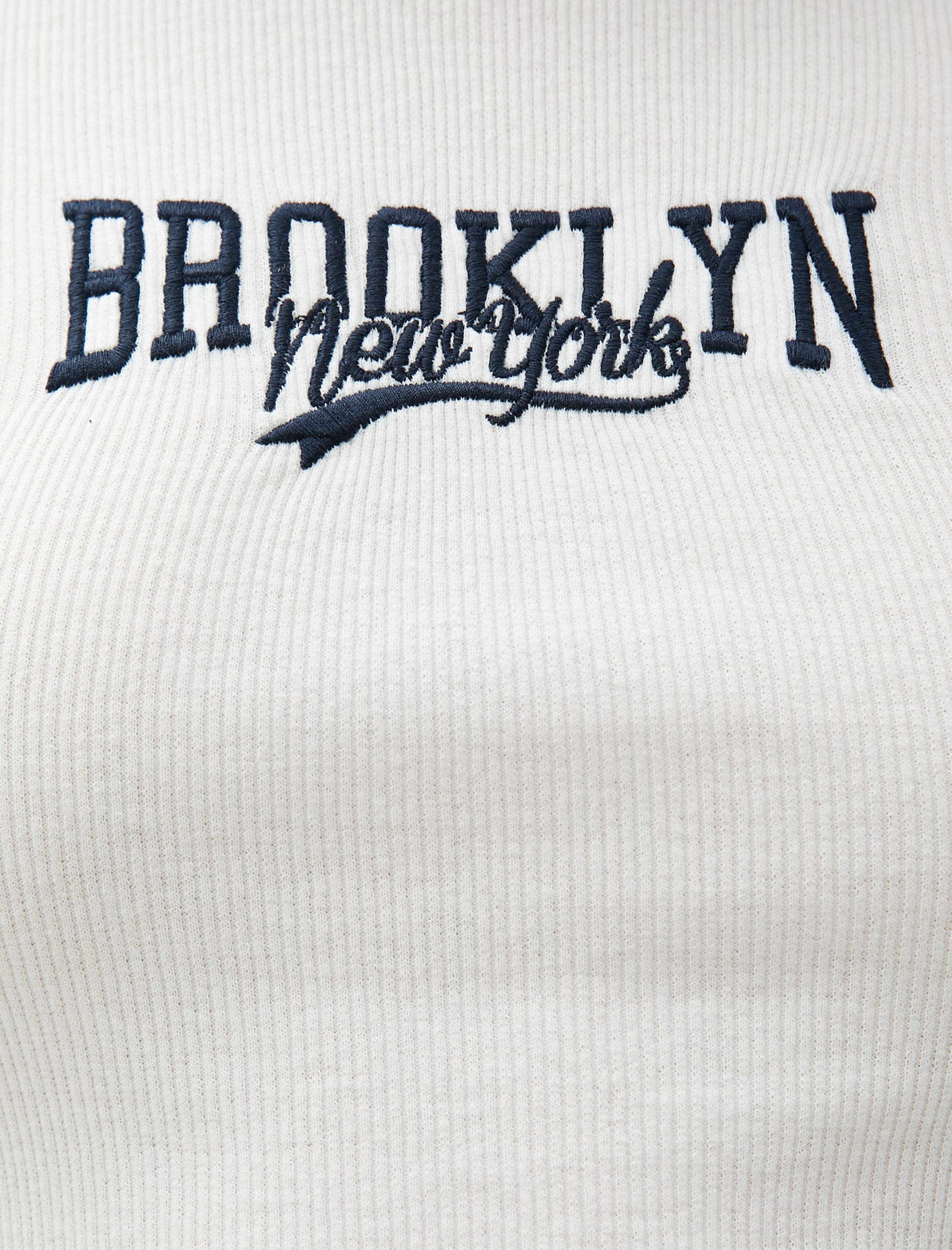   Crop Tişört Nakışlı Bisiklet Yaka Kısa Kollu Fitilli