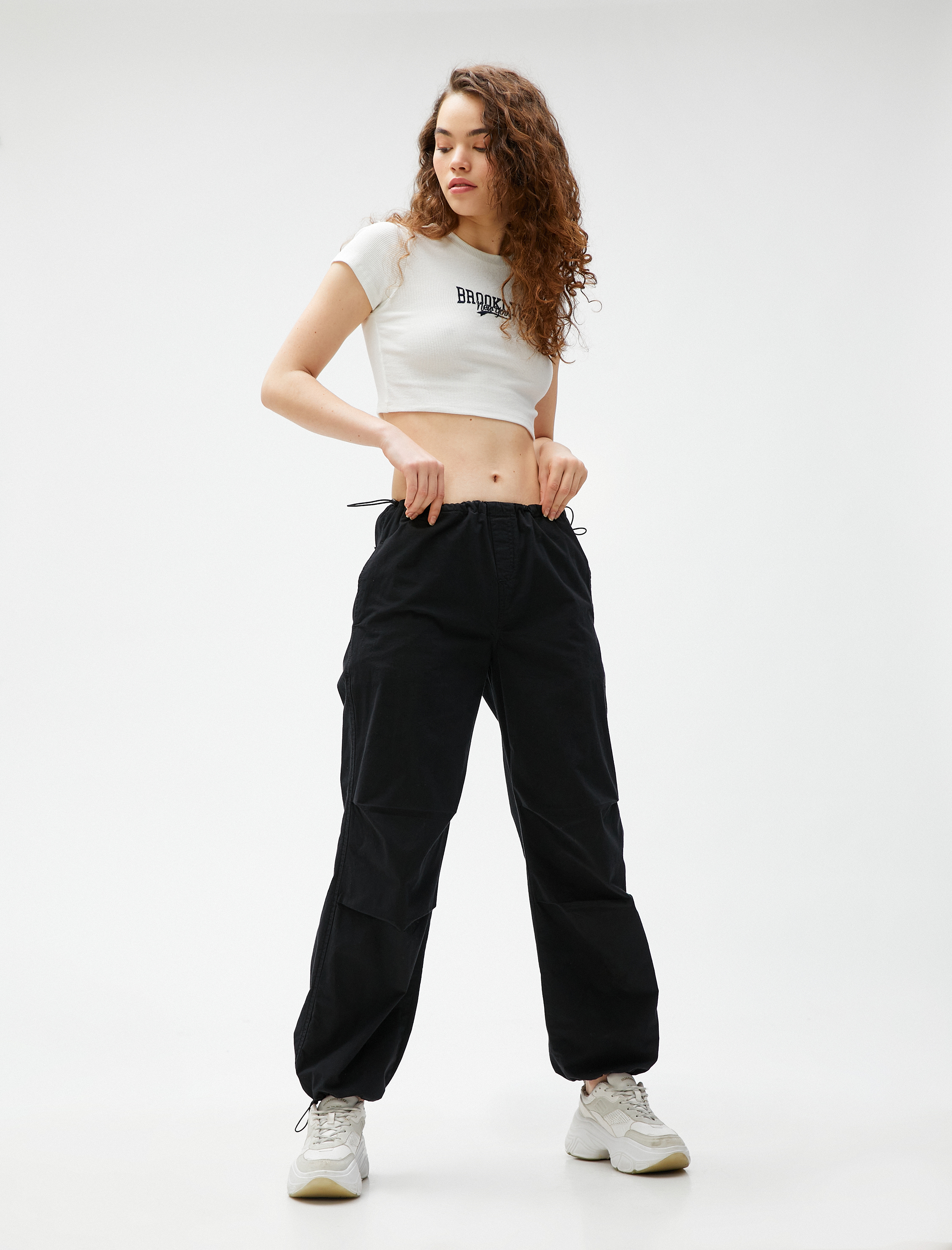   Crop Tişört Nakışlı Bisiklet Yaka Kısa Kollu Fitilli